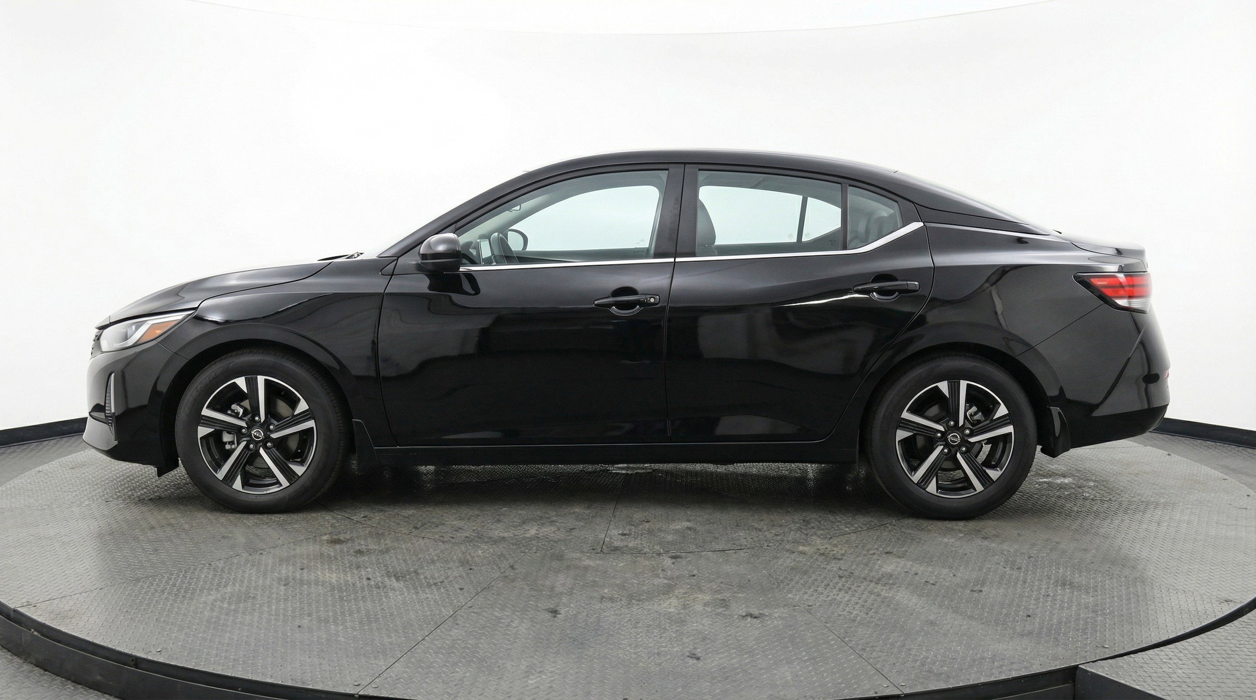 Thumbnail: 2025 Nissan Sentra - 5