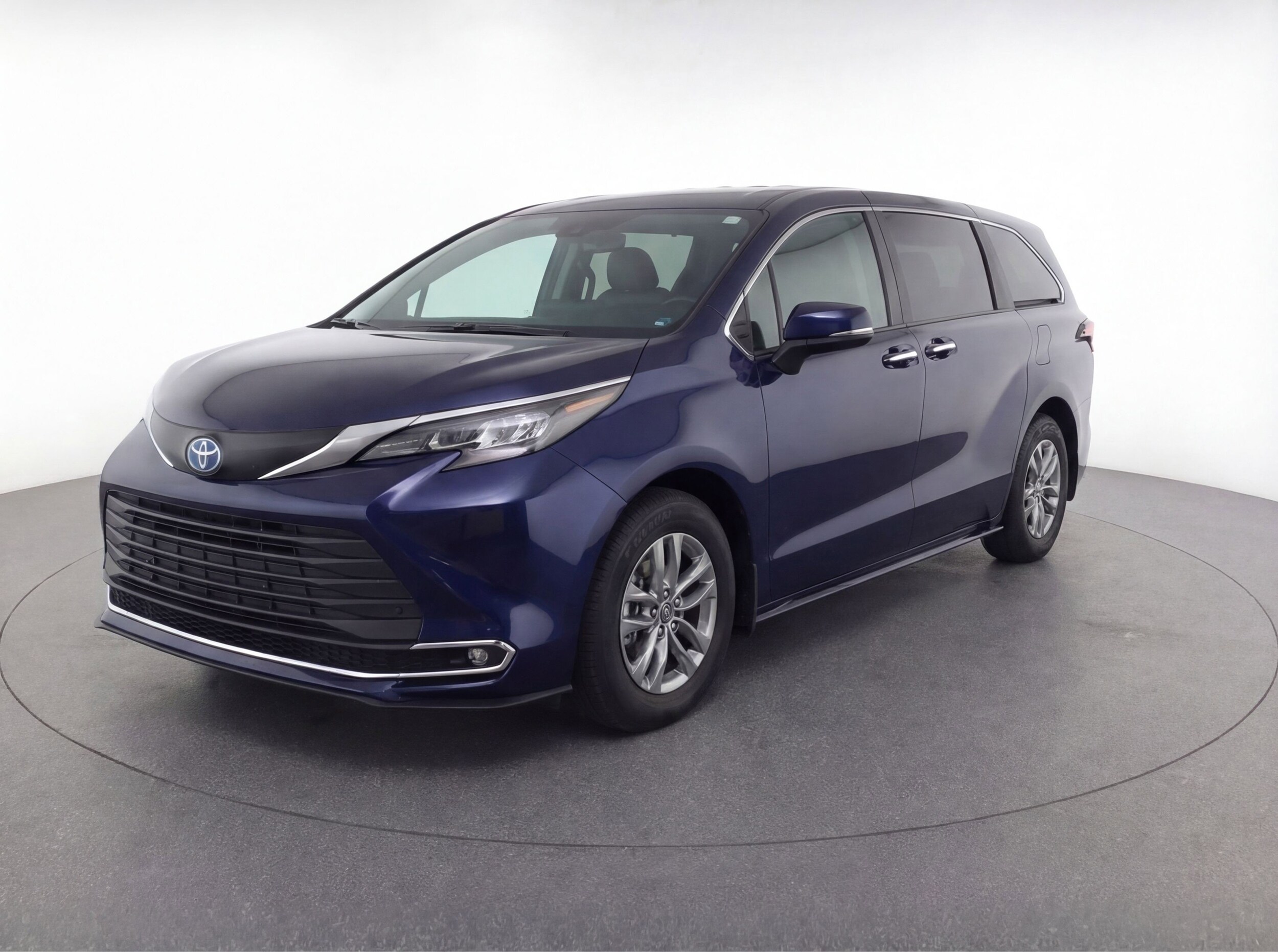 Thumbnail: 2024 Toyota Sienna - 3