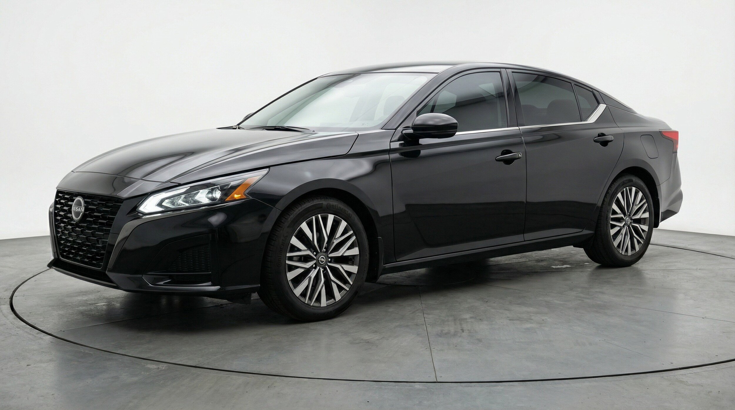 Thumbnail: 2025 Nissan Altima - 3