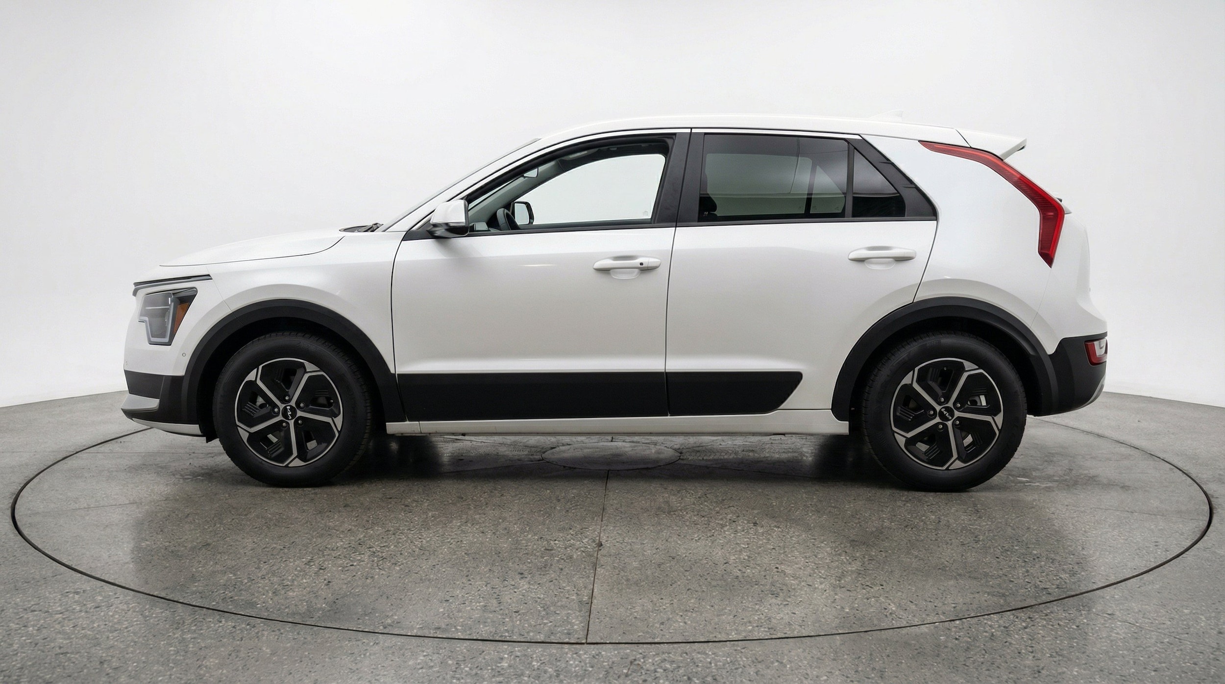 Thumbnail: 2026 Kia Niro - 5