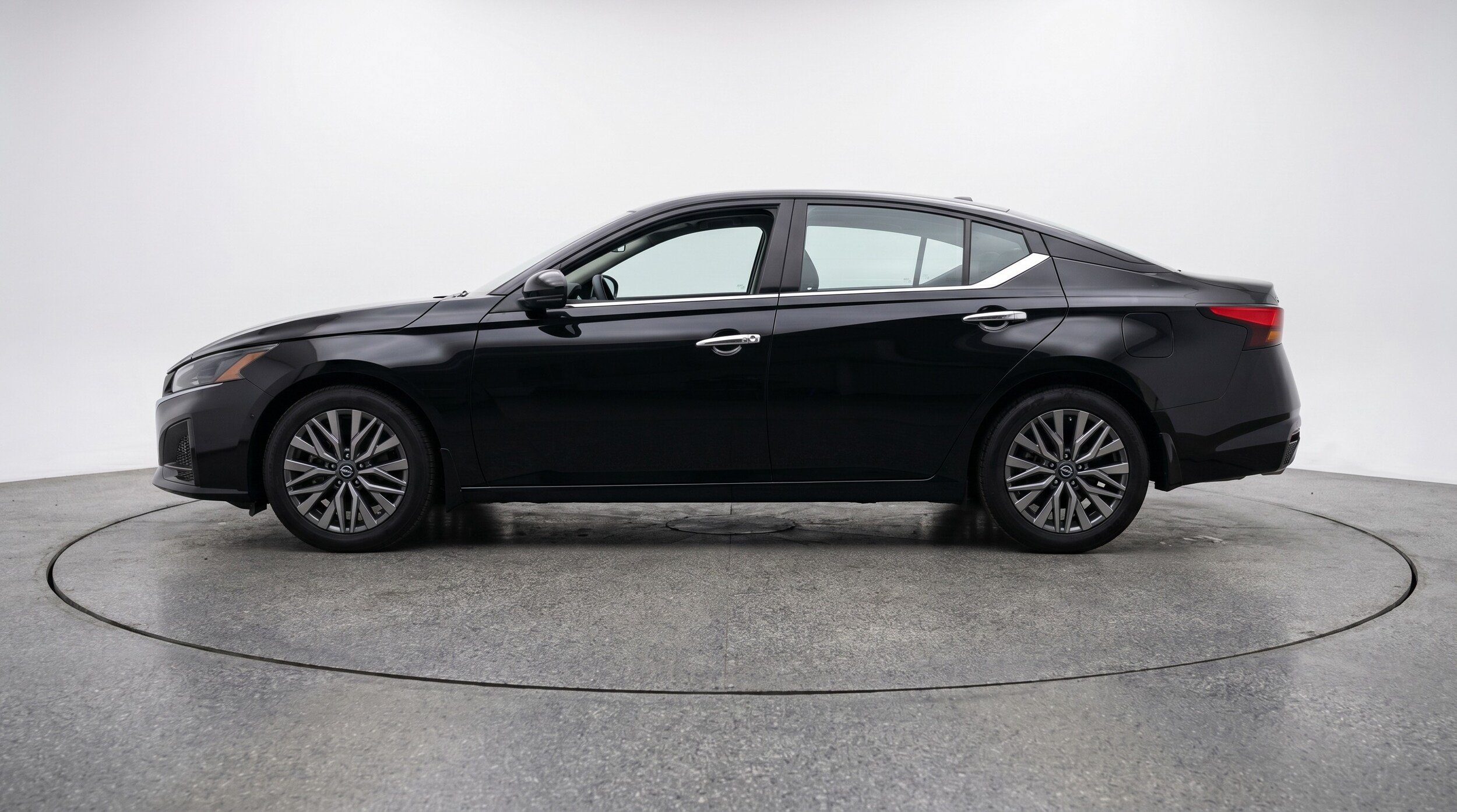 Thumbnail: 2025 Nissan Altima - 4
