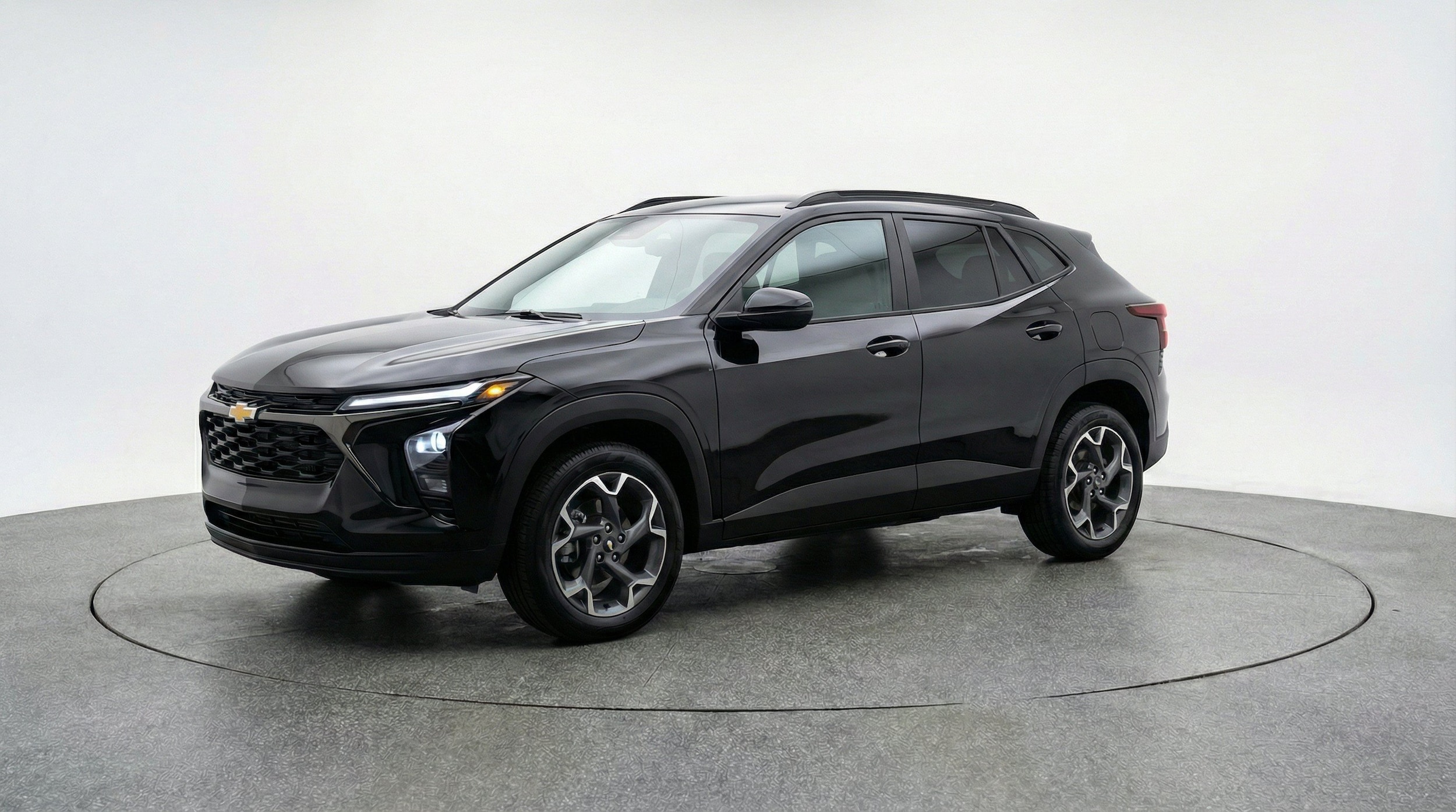 Thumbnail: 2025 Chevrolet Trax - 3