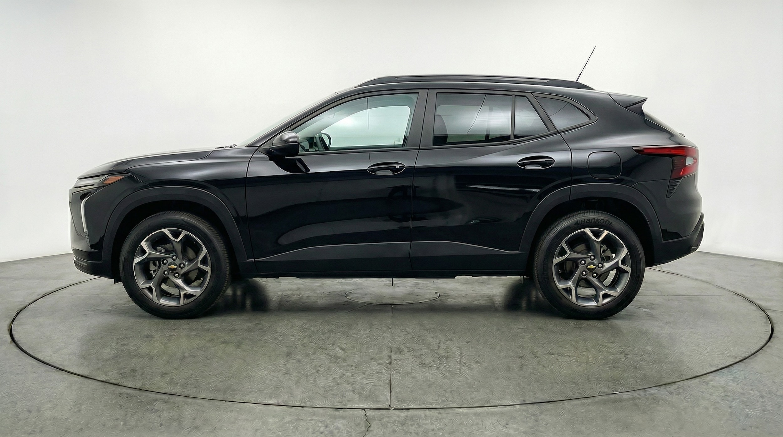 Thumbnail: 2025 Chevrolet Trax - 4