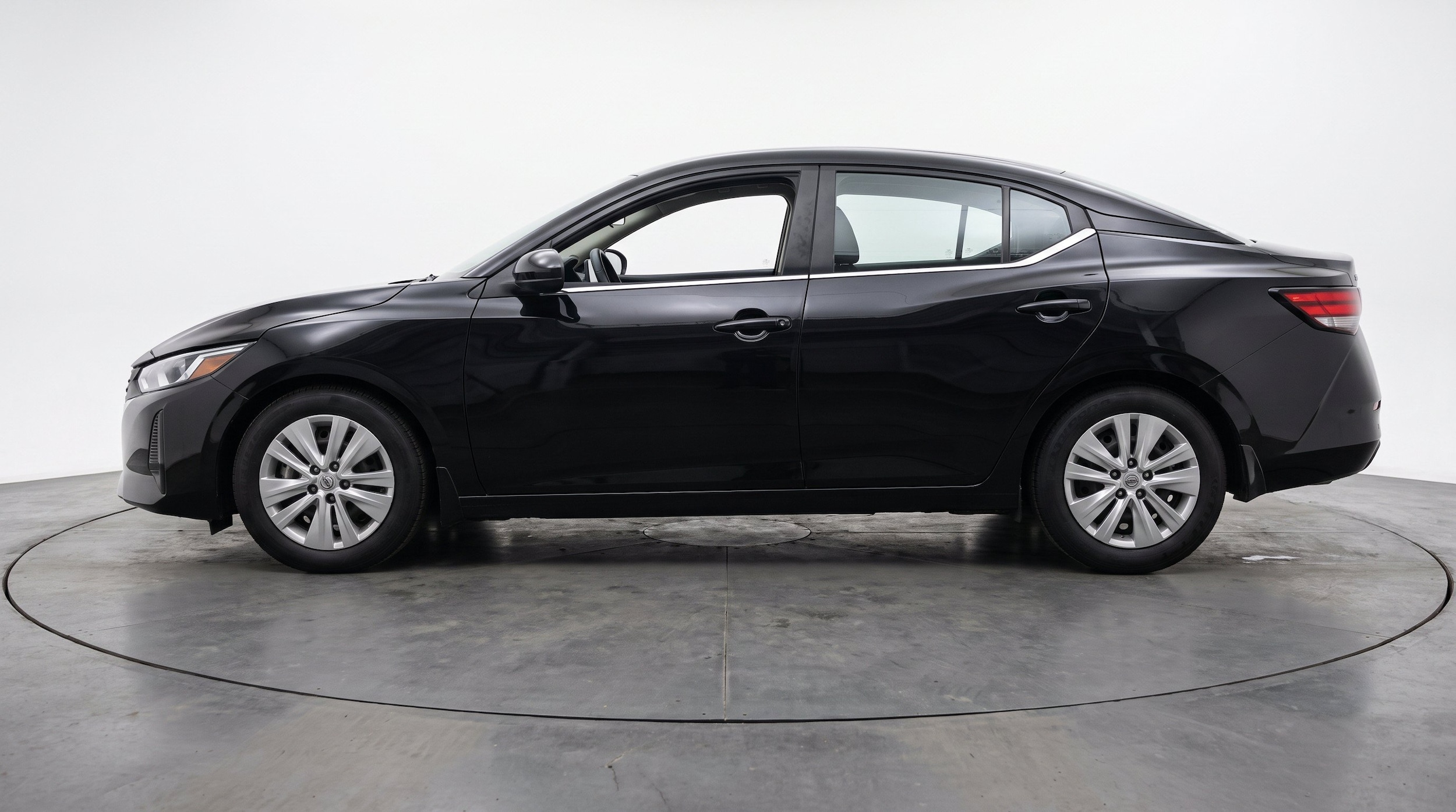 Thumbnail: 2025 Nissan Sentra - 5