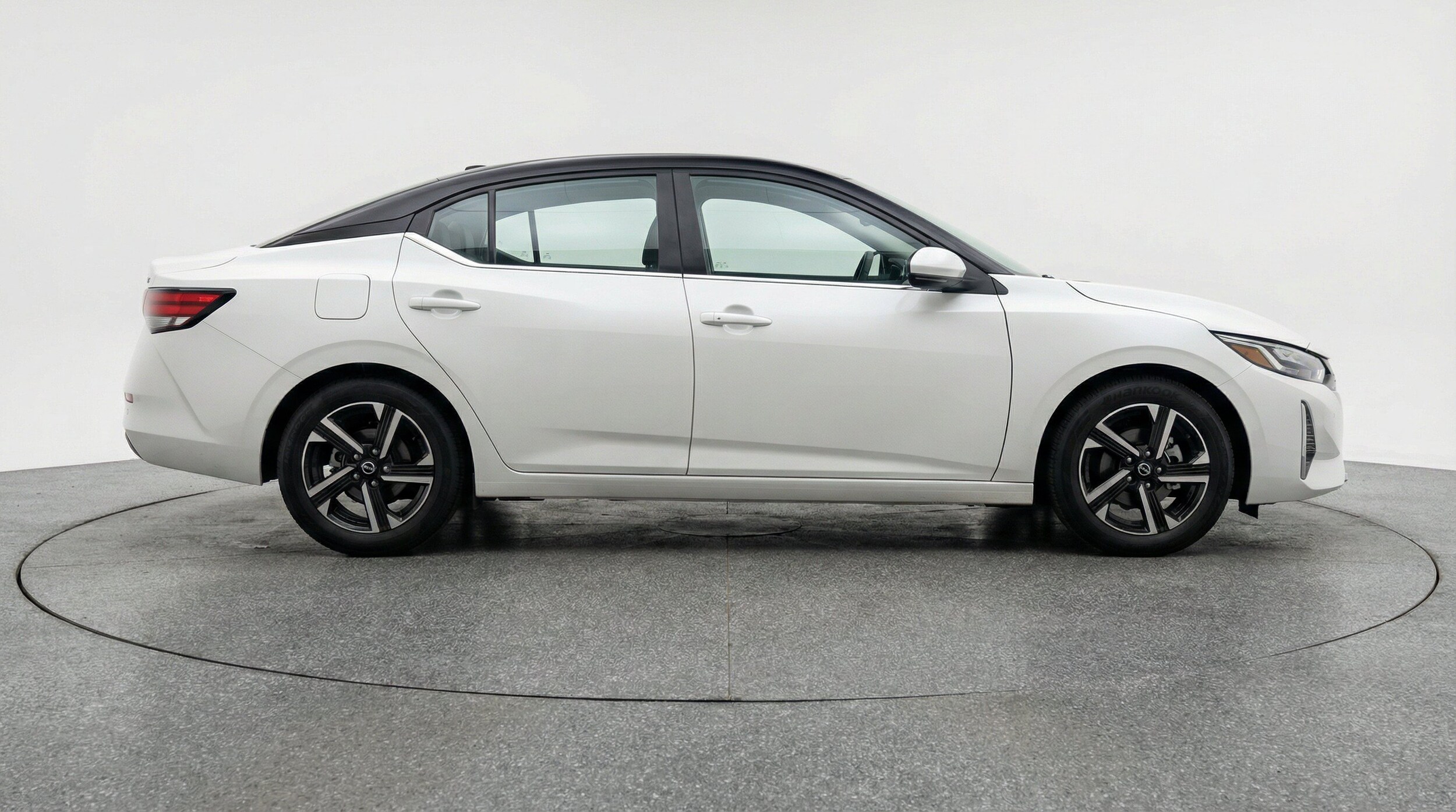 Thumbnail: 2025 Nissan Sentra - 9