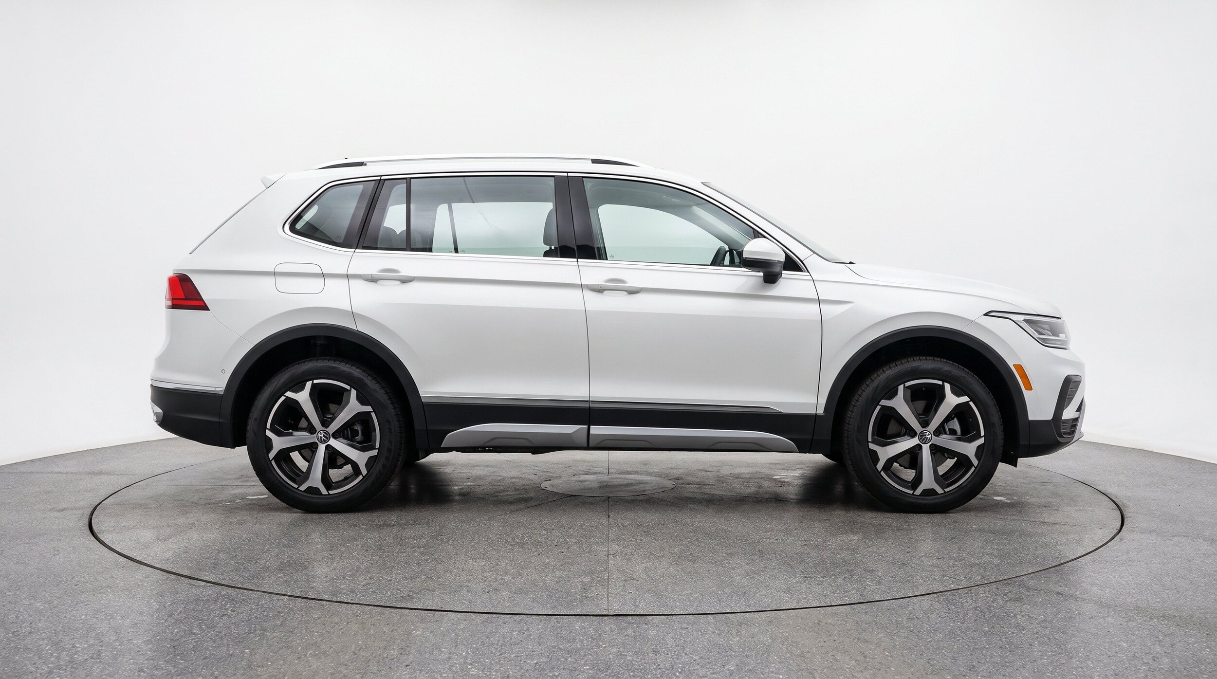 Thumbnail: 2026 Volkswagen Tiguan - 11