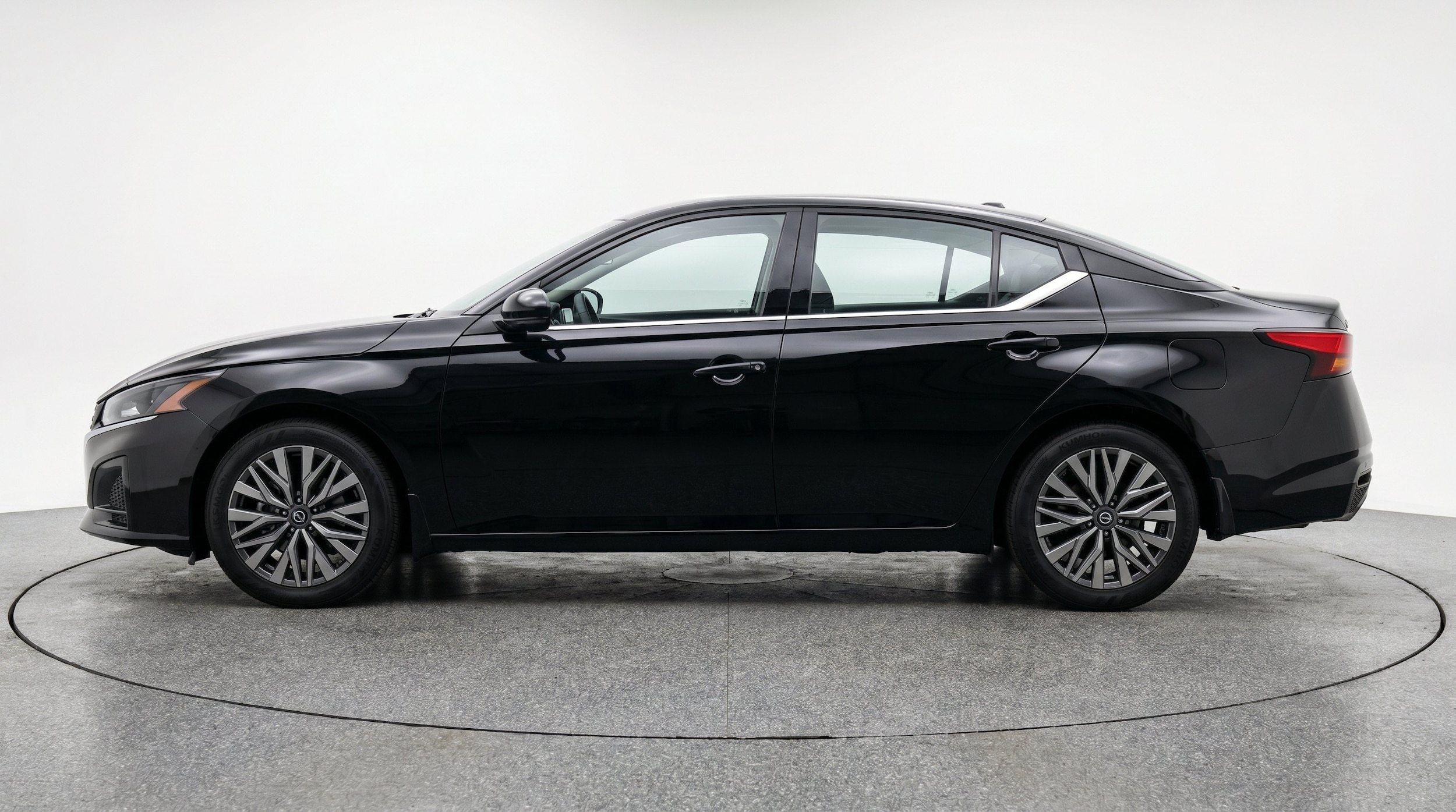 Thumbnail: 2025 Nissan Altima - 5