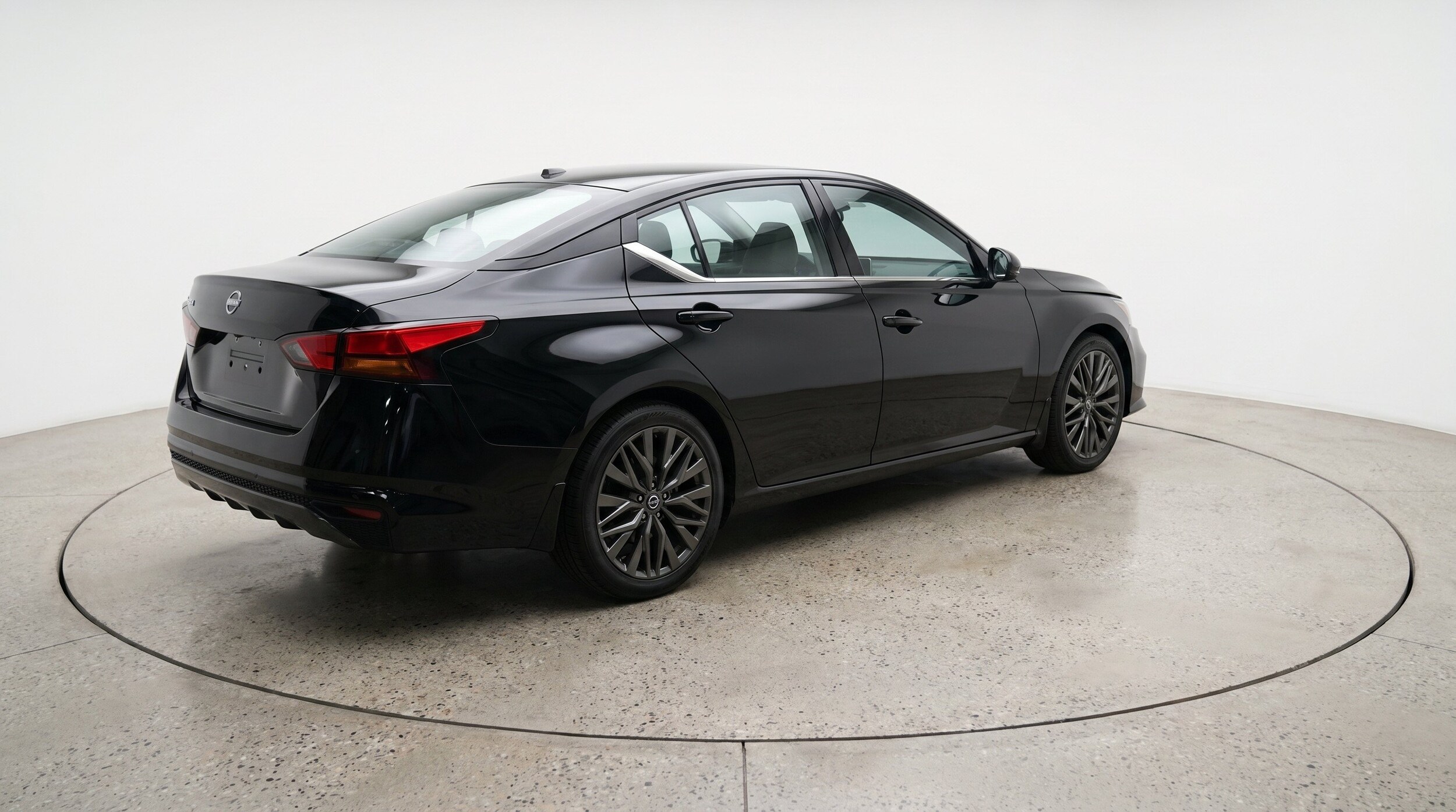 Thumbnail: 2025 Nissan Altima - 9
