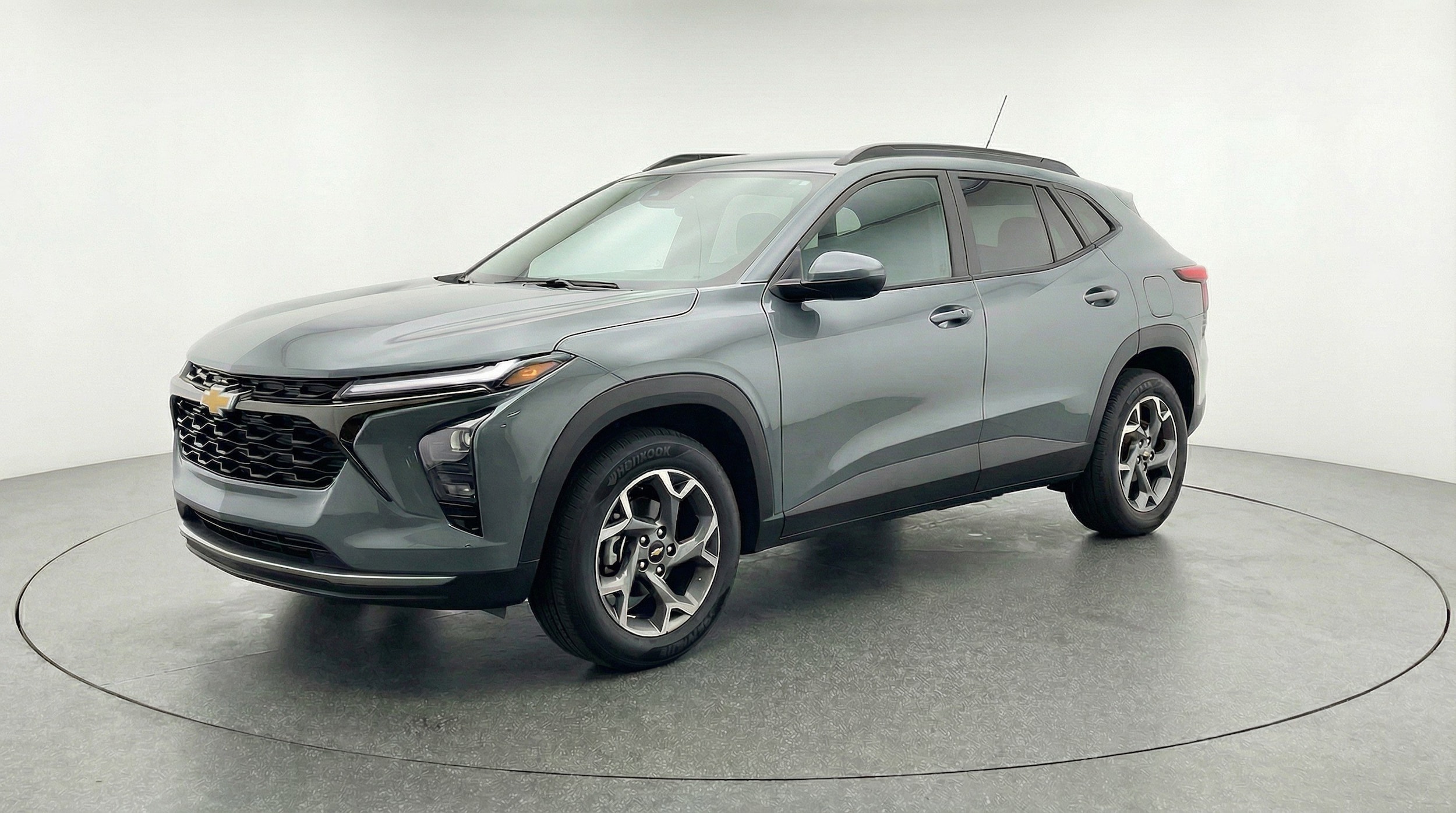 Thumbnail: 2025 Chevrolet Trax - 3