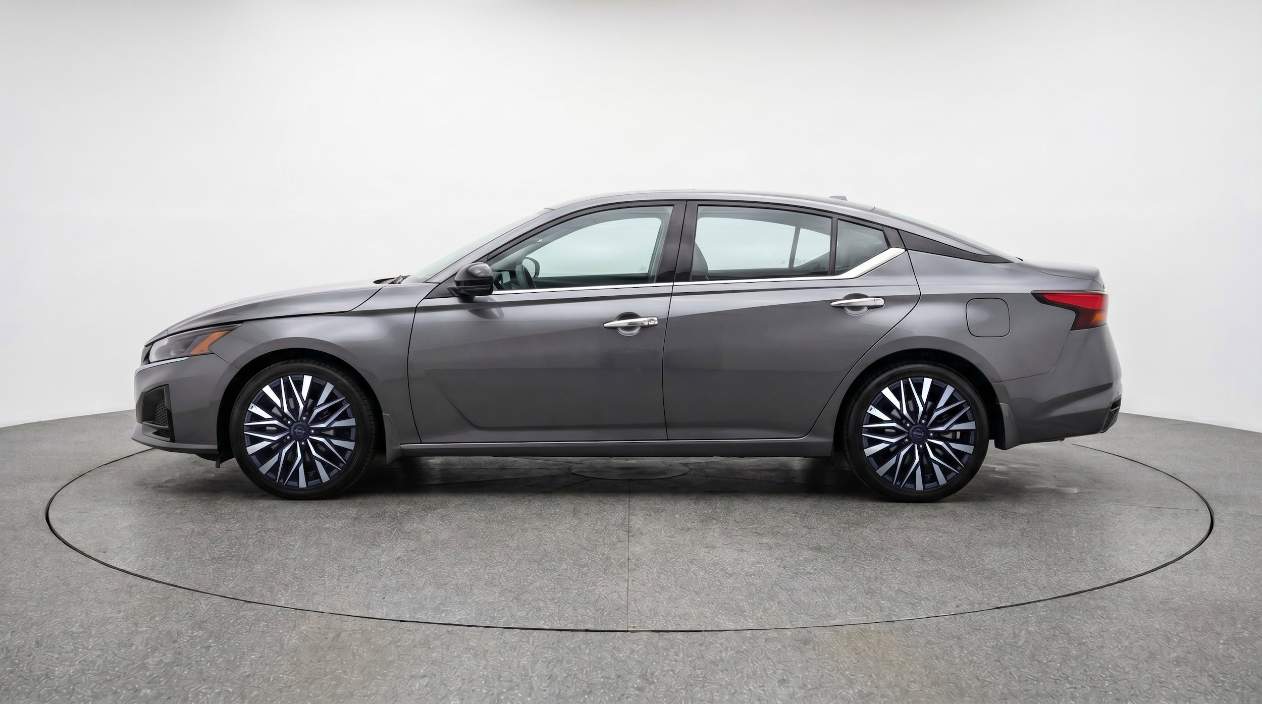 Thumbnail: 2025 Nissan Altima - 5