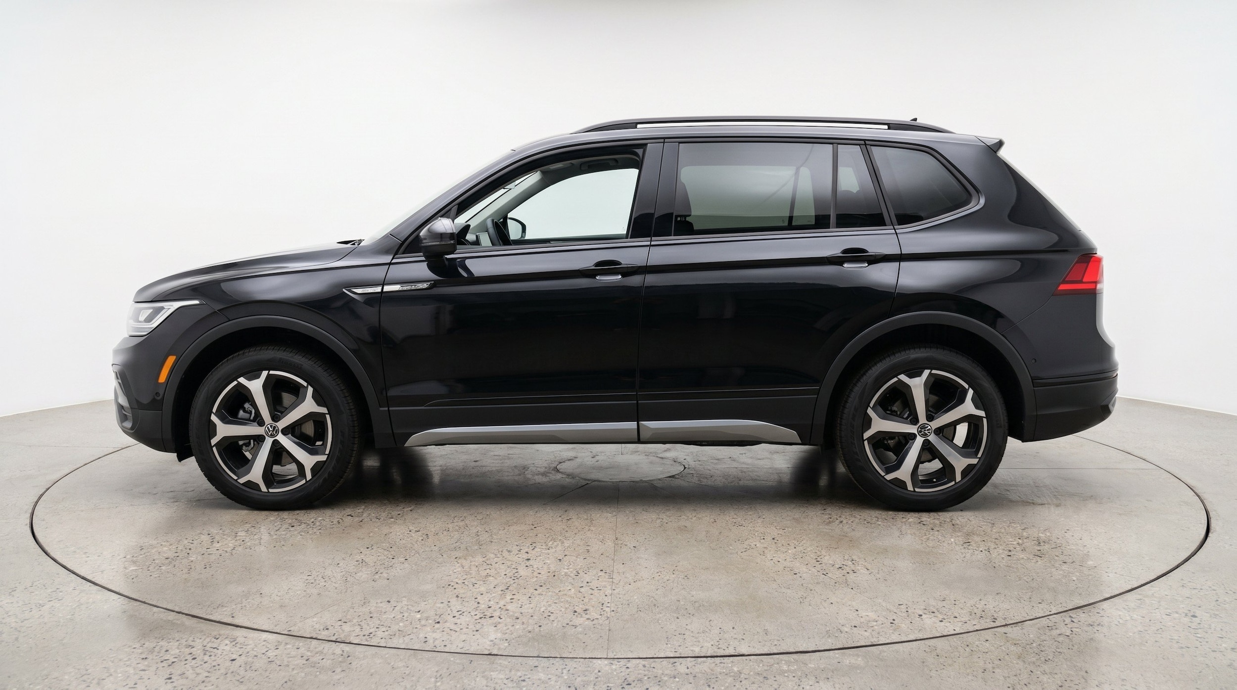 Thumbnail: 2026 Volkswagen Tiguan - 5