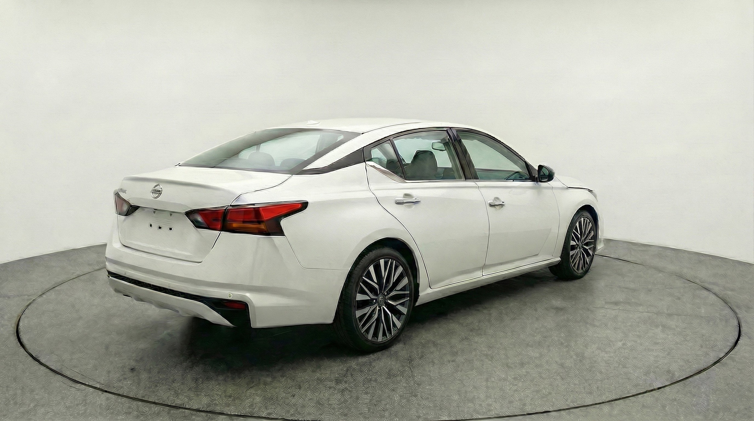 Thumbnail: 2025 Nissan Altima - 9