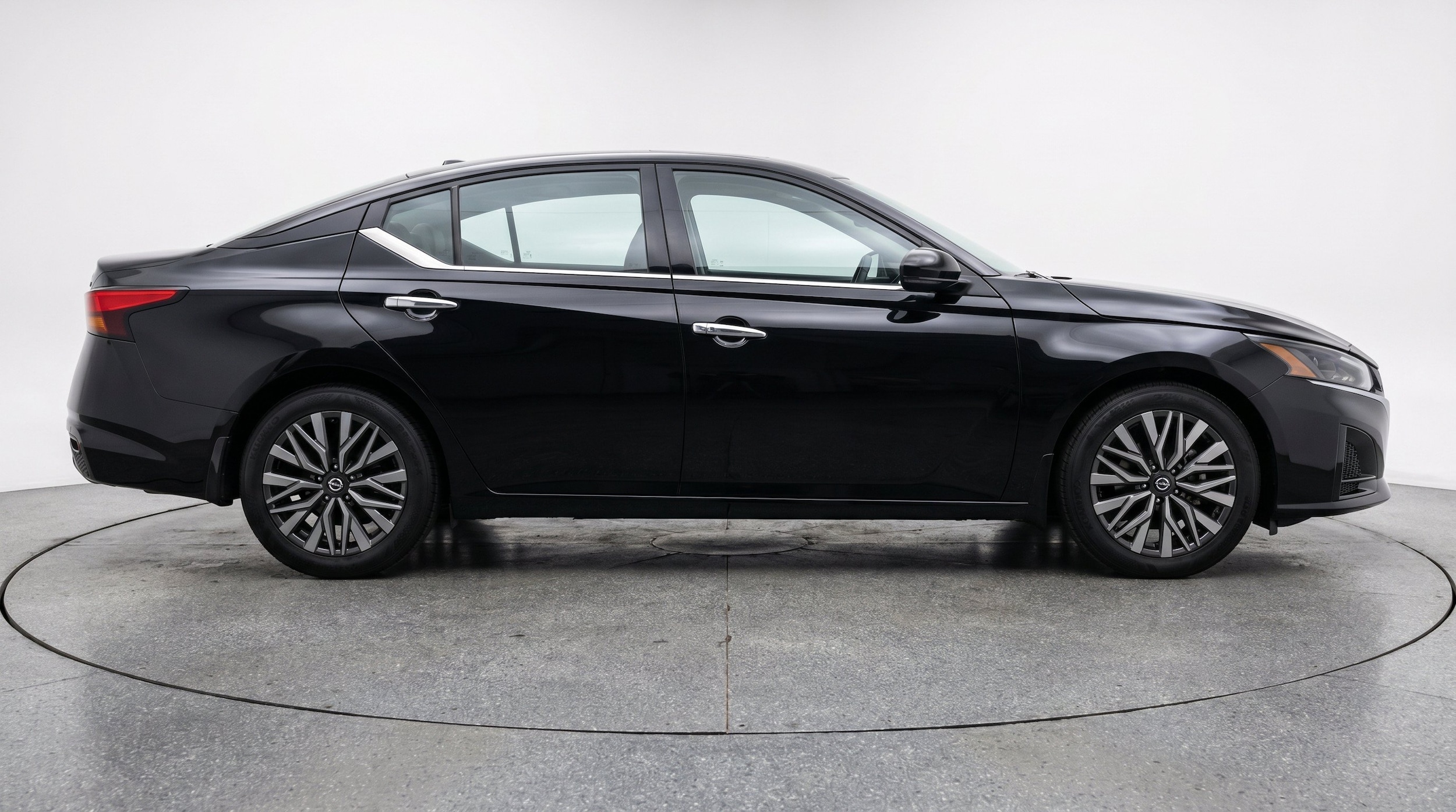 Thumbnail: 2025 Nissan Altima - 10