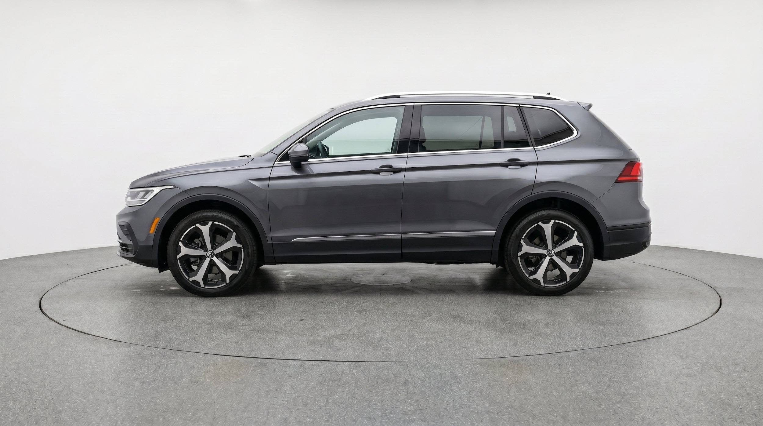 Thumbnail: 2026 Volkswagen Tiguan - 5
