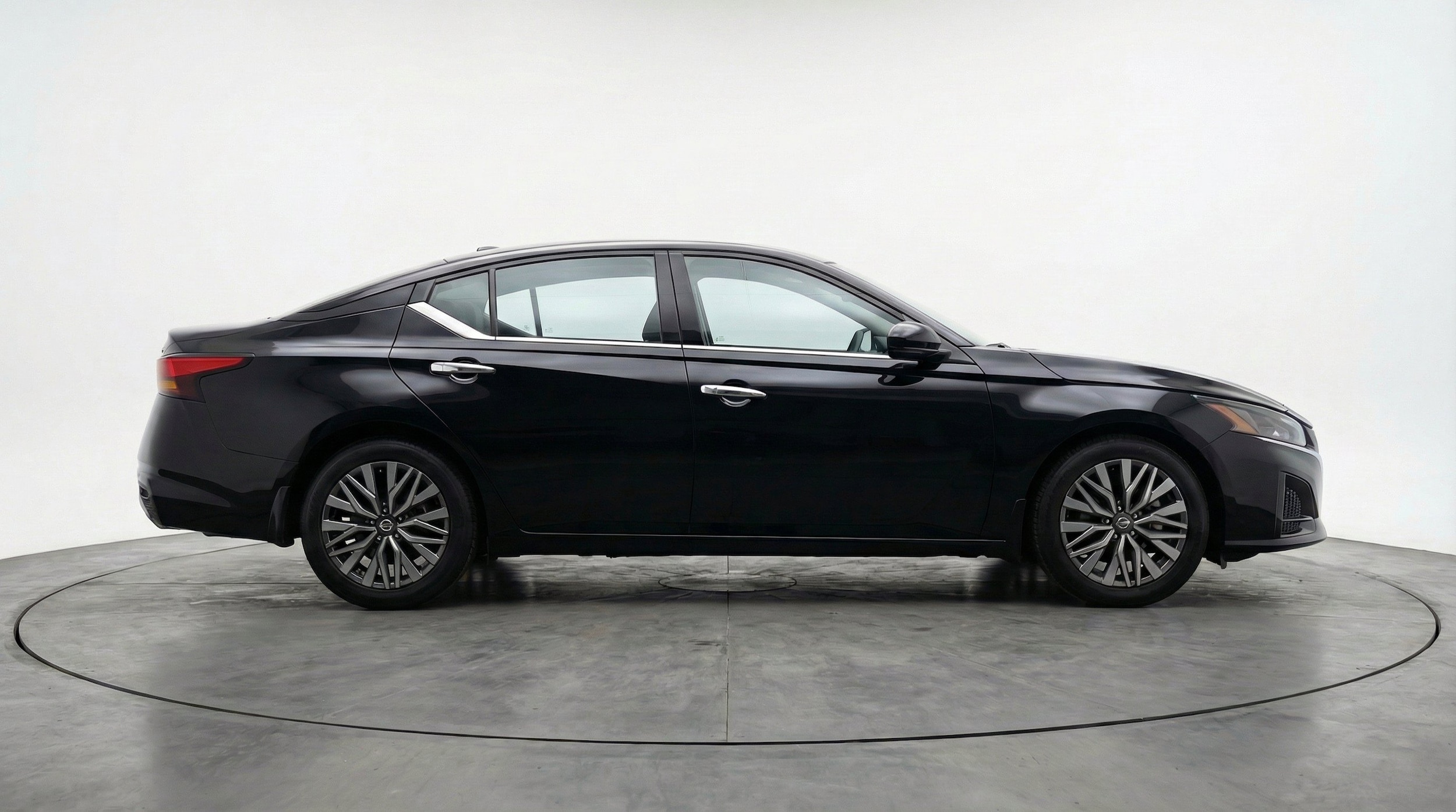 Thumbnail: 2025 Nissan Altima - 11