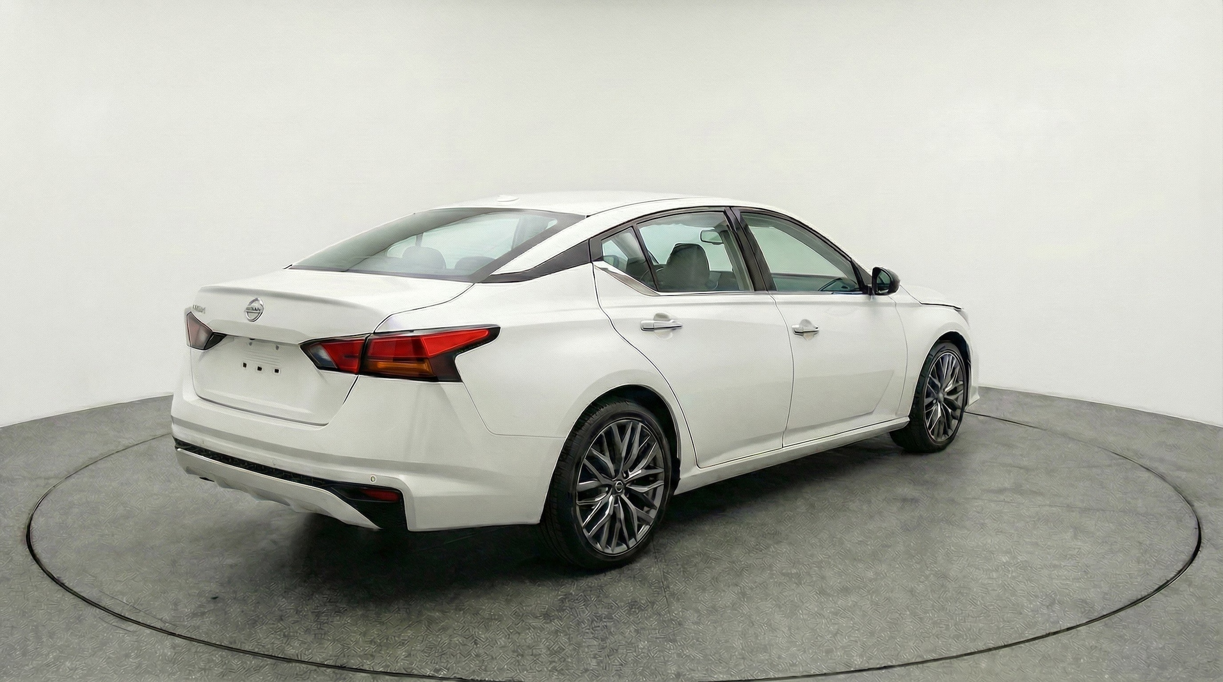 Thumbnail: 2025 Nissan Altima - 9