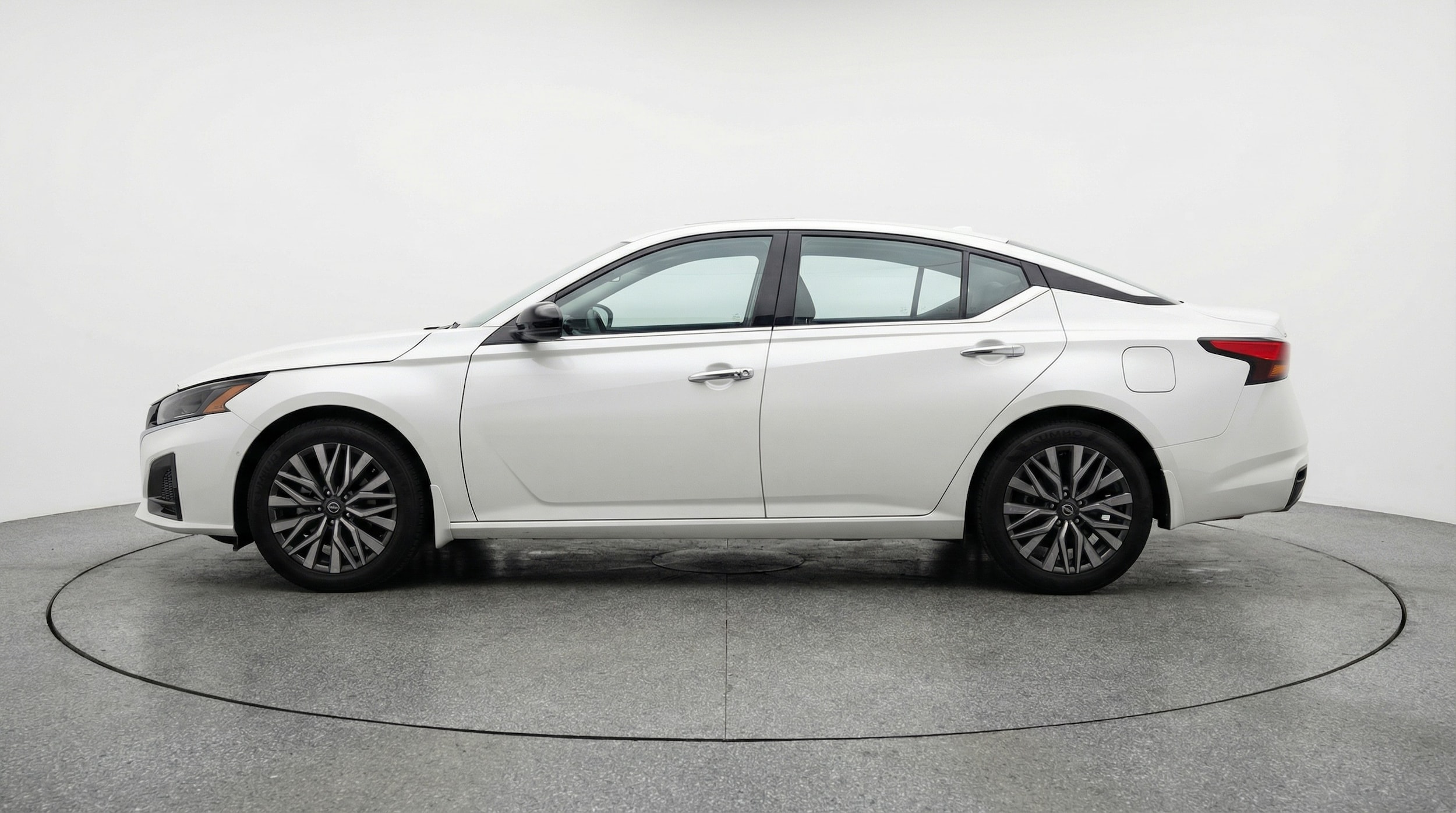 Thumbnail: 2025 Nissan Altima - 4