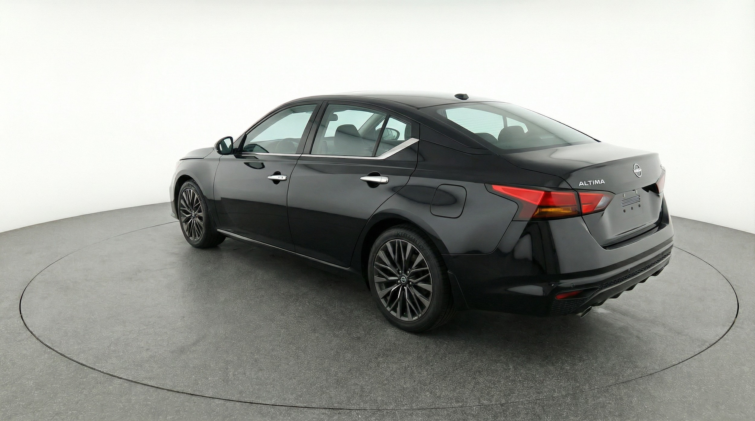 Thumbnail: 2025 Nissan Altima - 5