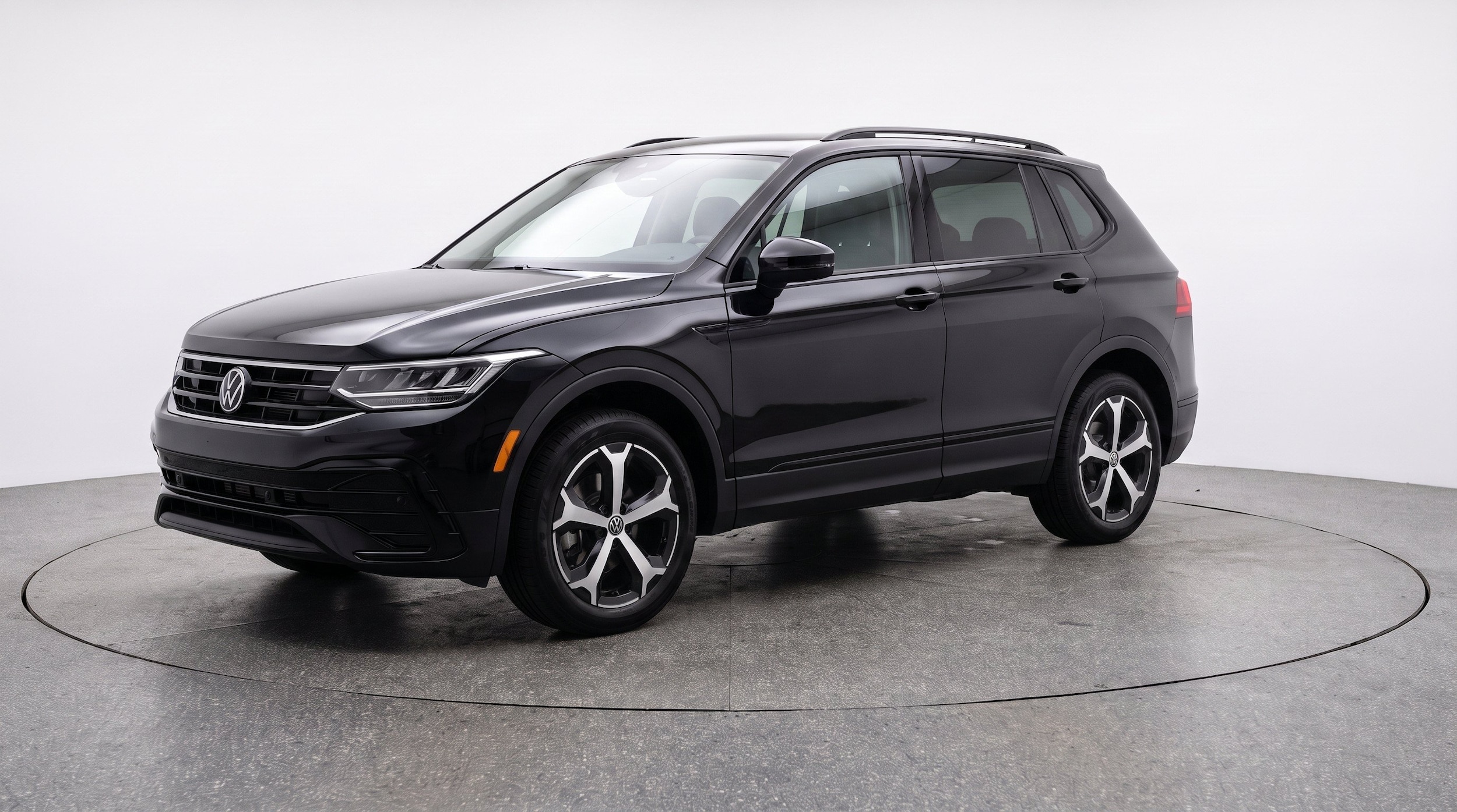 Thumbnail: 2026 Volkswagen Tiguan - 3