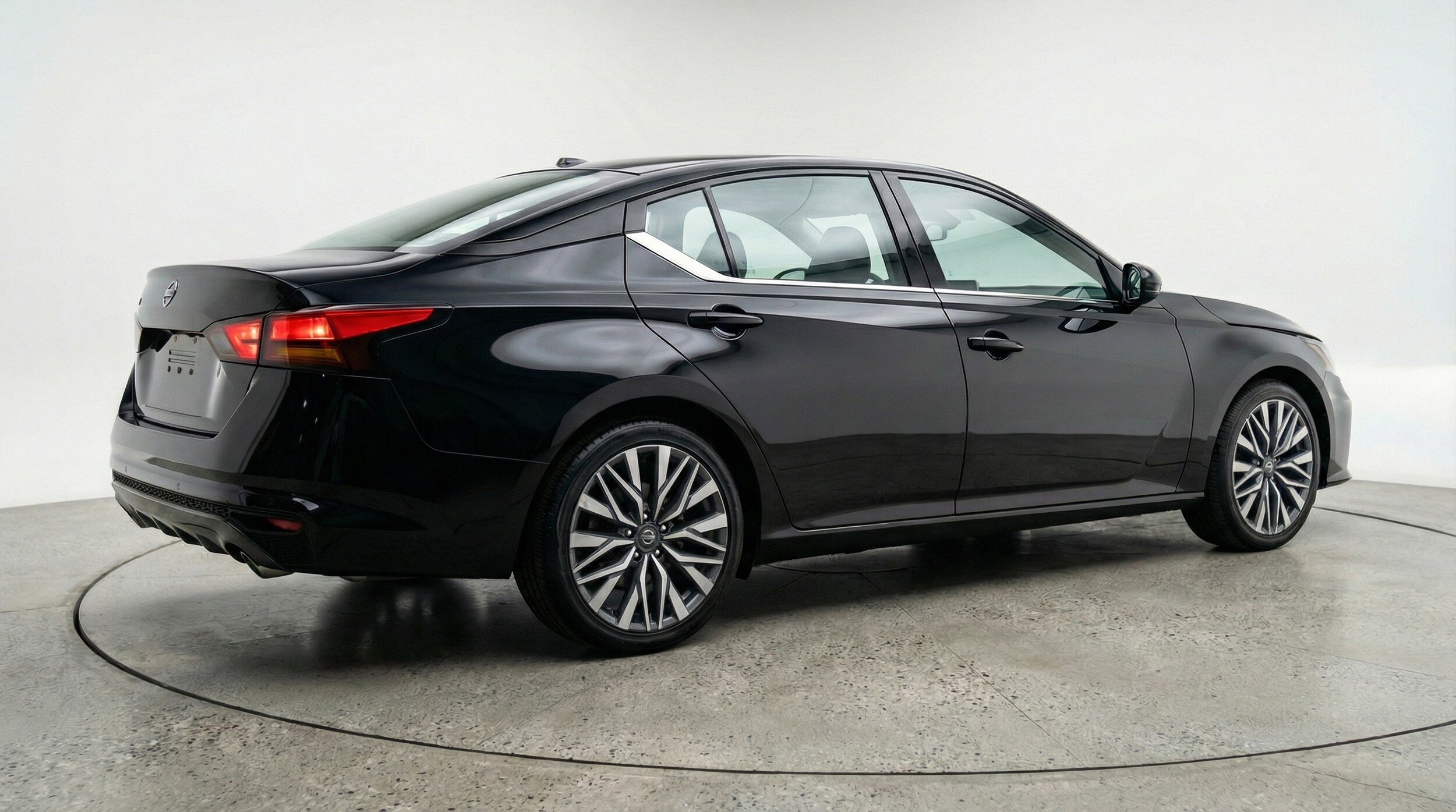 Thumbnail: 2025 Nissan Altima - 9