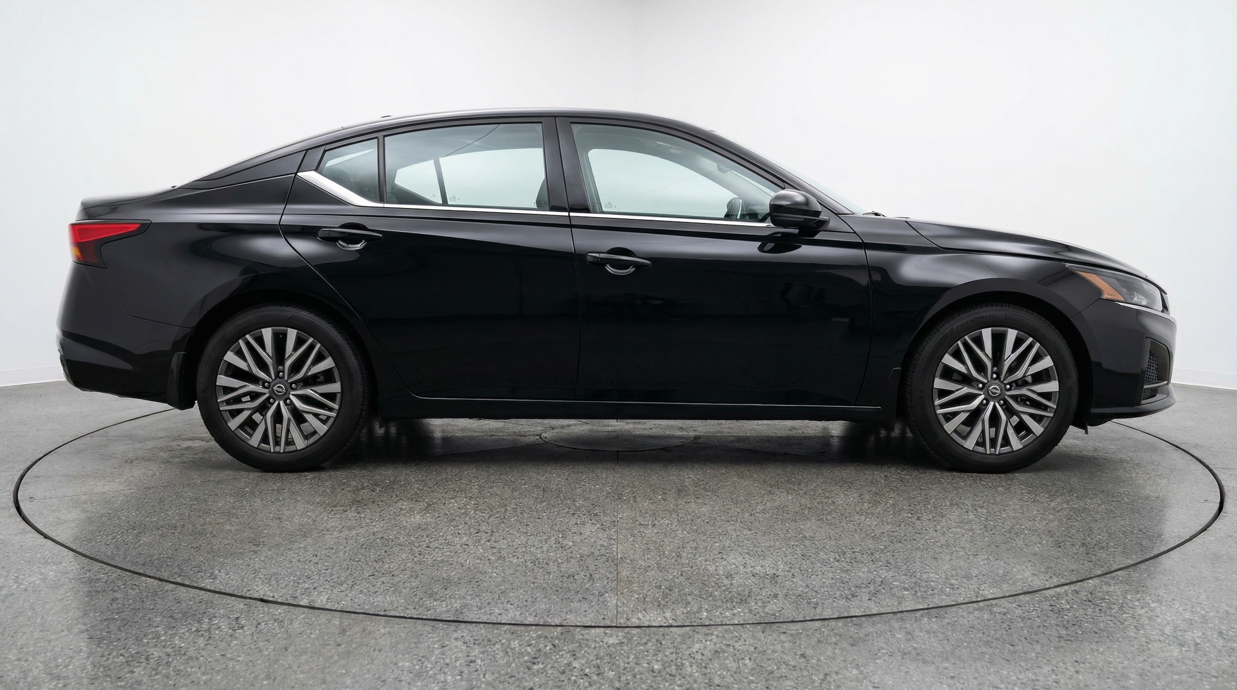 Thumbnail: 2025 Nissan Altima - 8