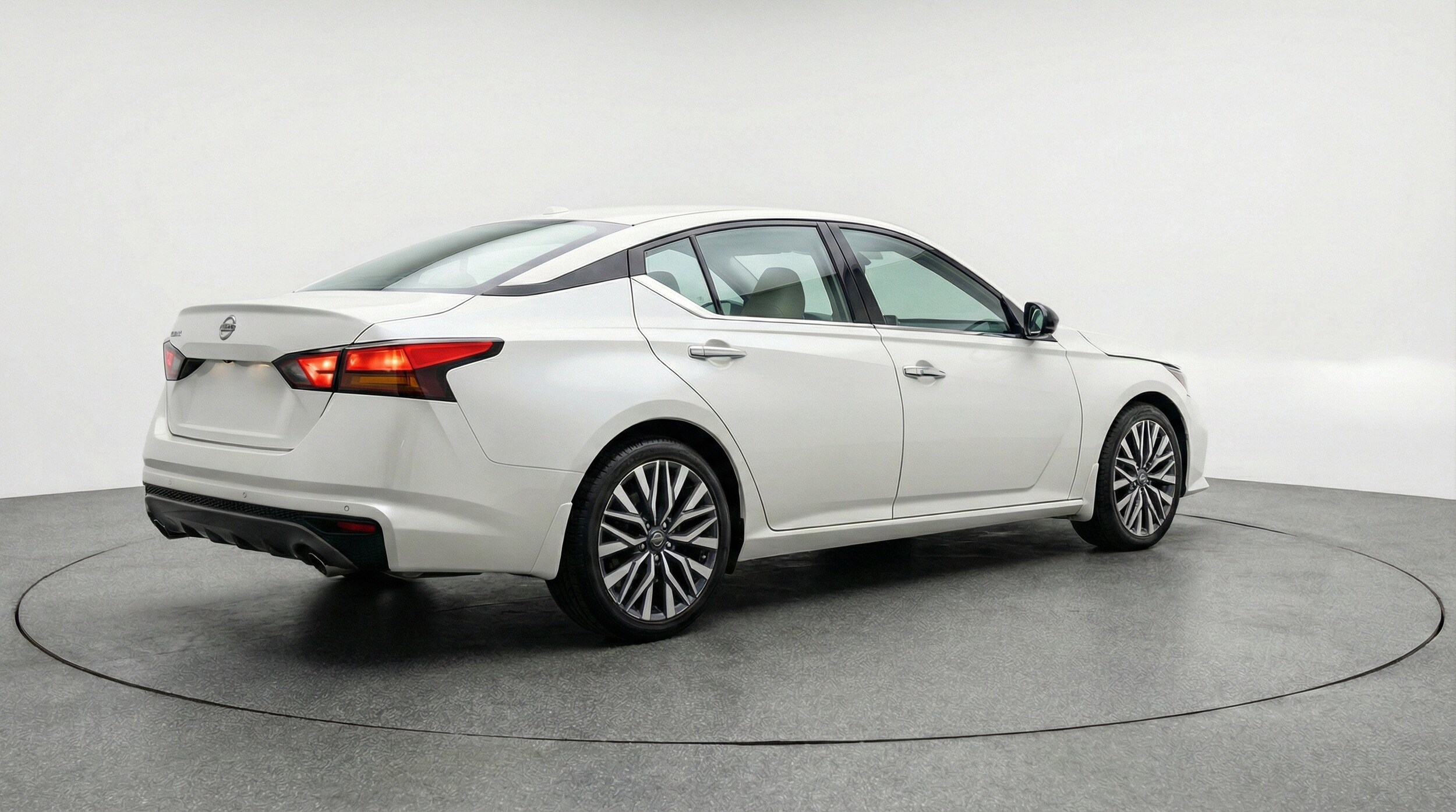 Thumbnail: 2025 Nissan Altima - 9