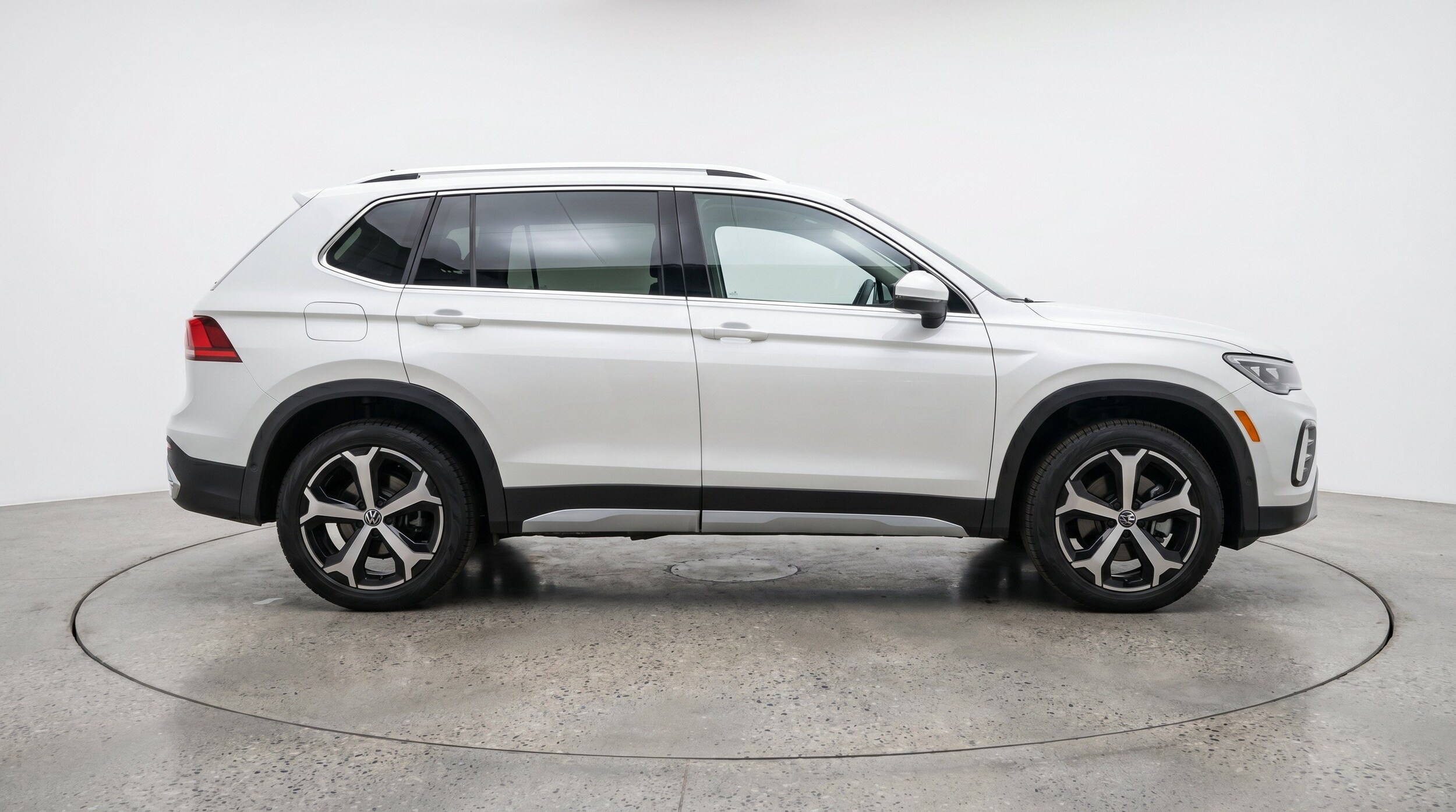 Thumbnail: 2026 Volkswagen Tiguan - 11