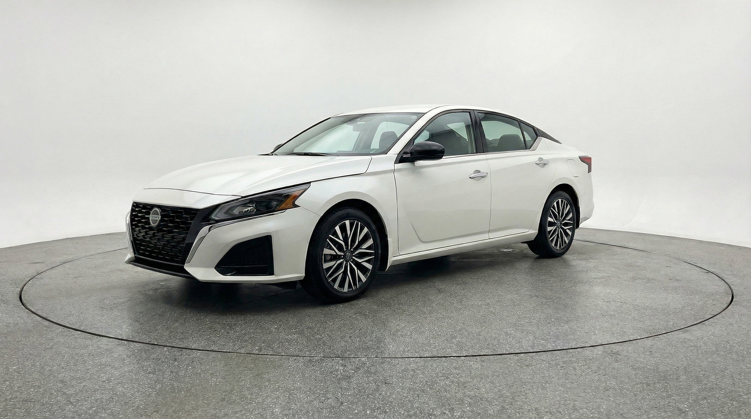 Thumbnail: 2025 Nissan Altima - 3