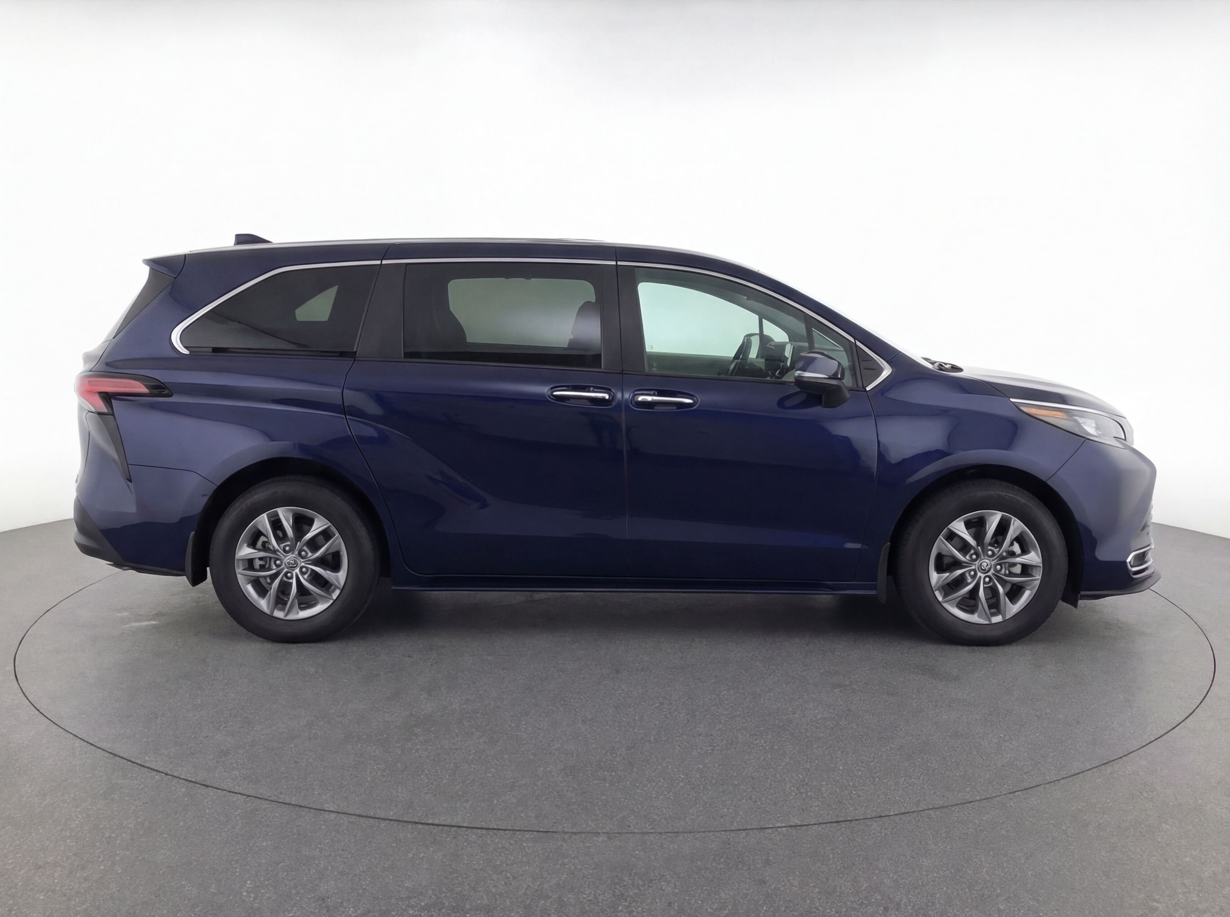 Thumbnail: 2024 Toyota Sienna - 11