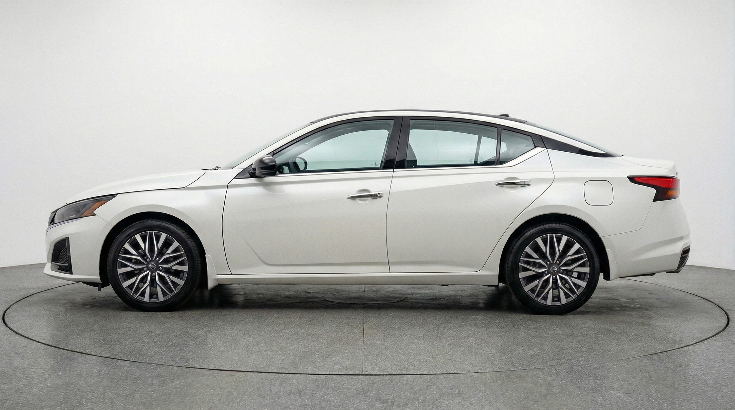 Thumbnail: 2025 Nissan Altima - 4