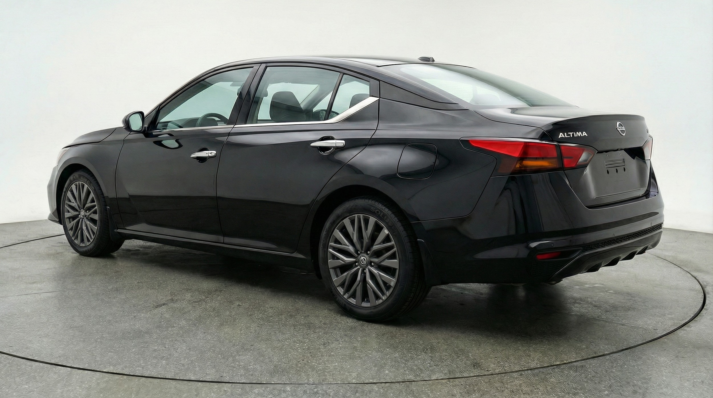 Thumbnail: 2025 Nissan Altima - 5