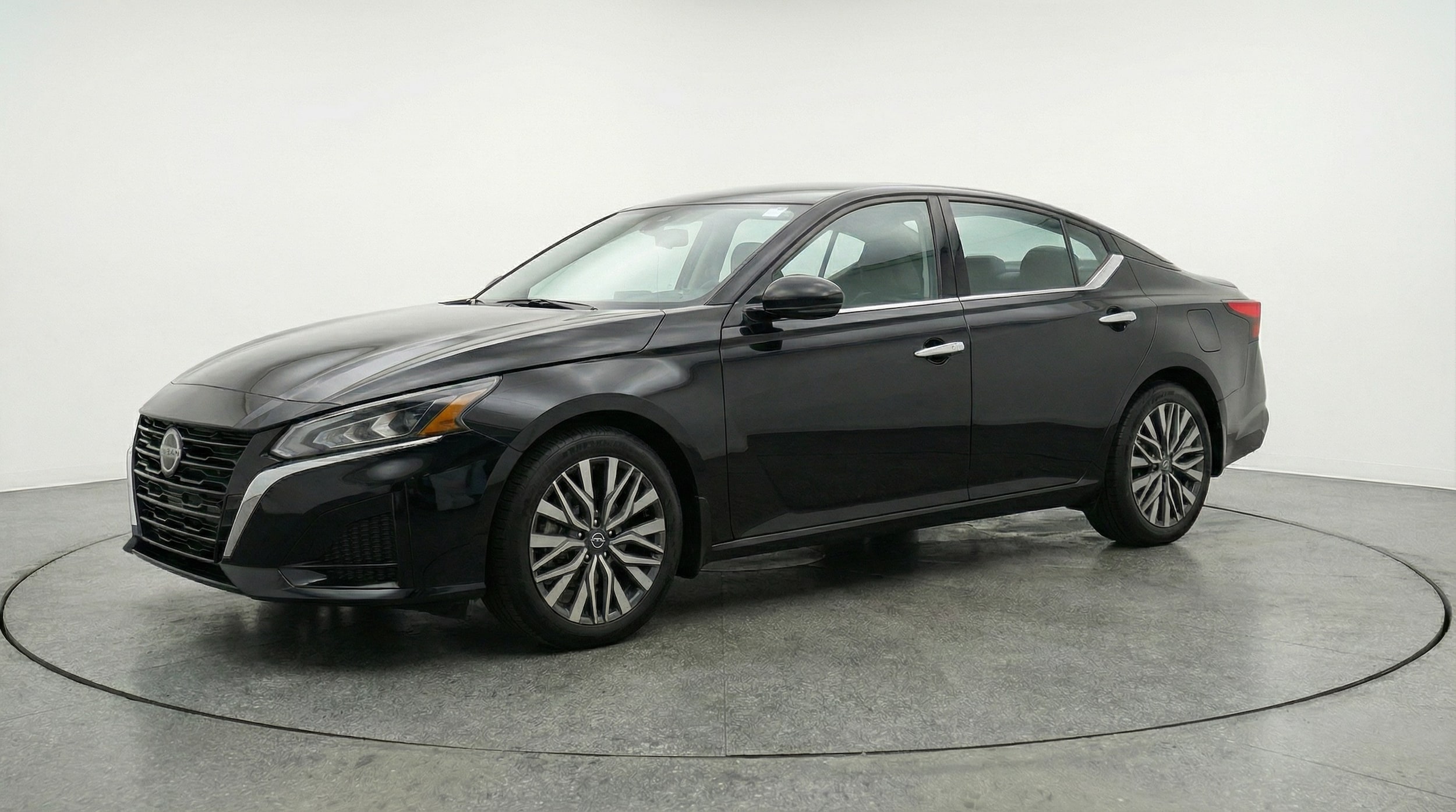 Thumbnail: 2025 Nissan Altima - 3