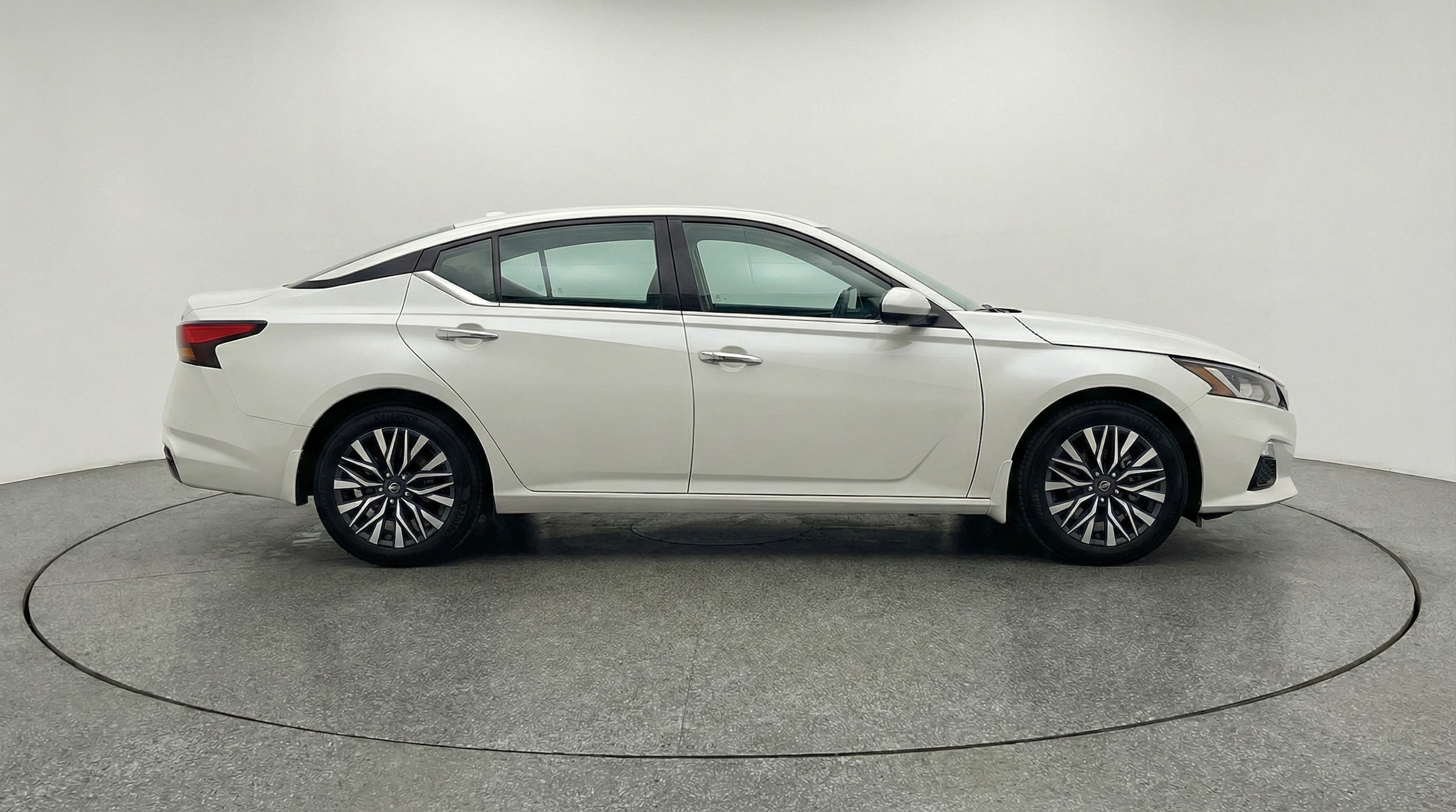 Thumbnail: 2025 Nissan Altima - 8