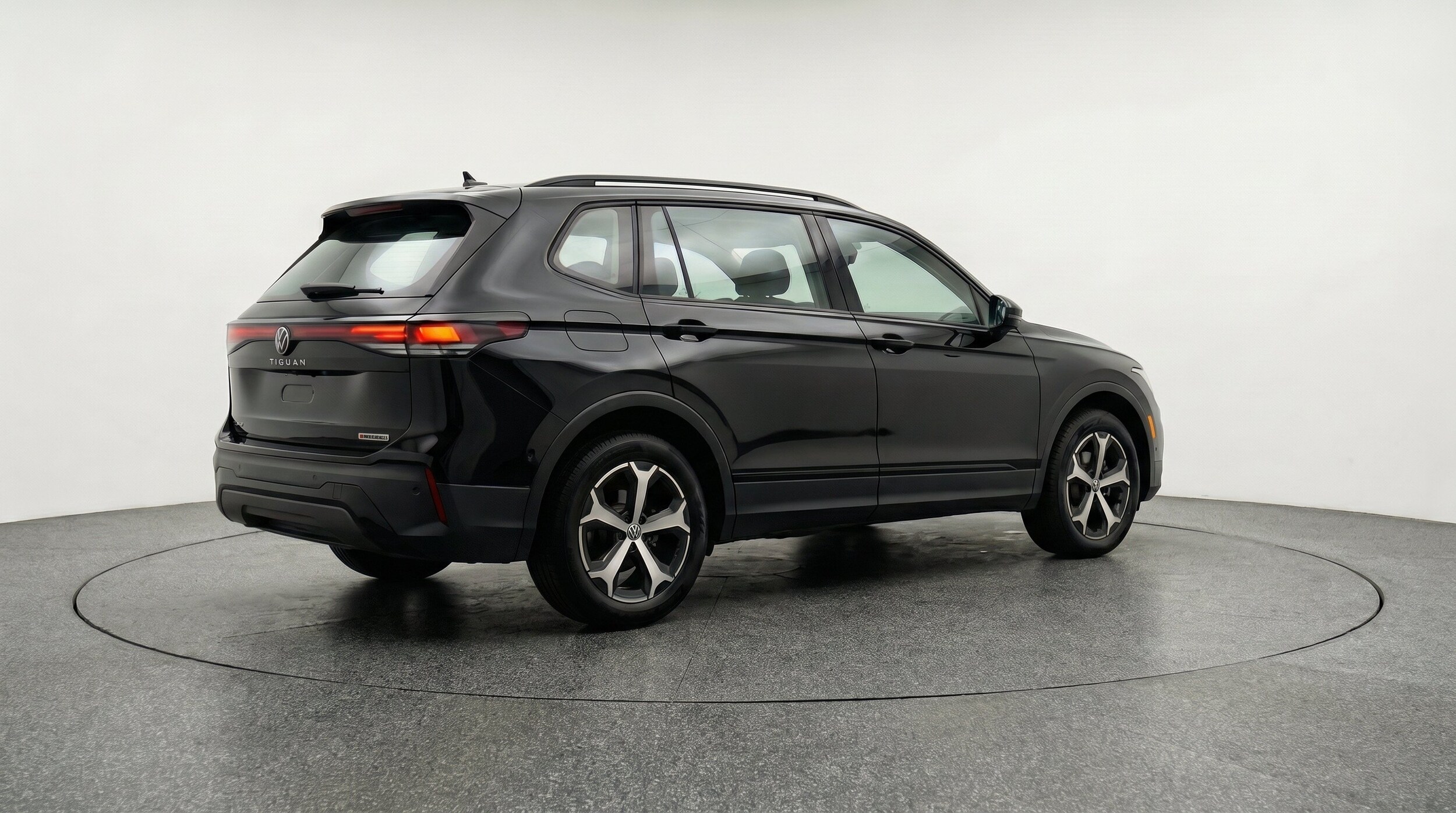 Thumbnail: 2026 Volkswagen Tiguan - 9