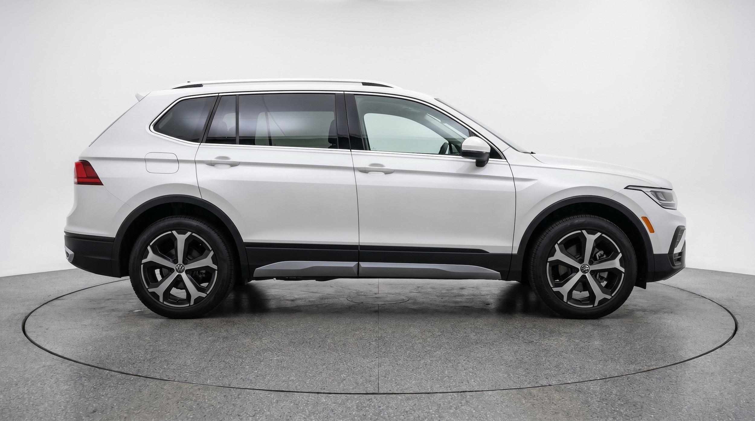 Thumbnail: 2026 Volkswagen Tiguan - 11