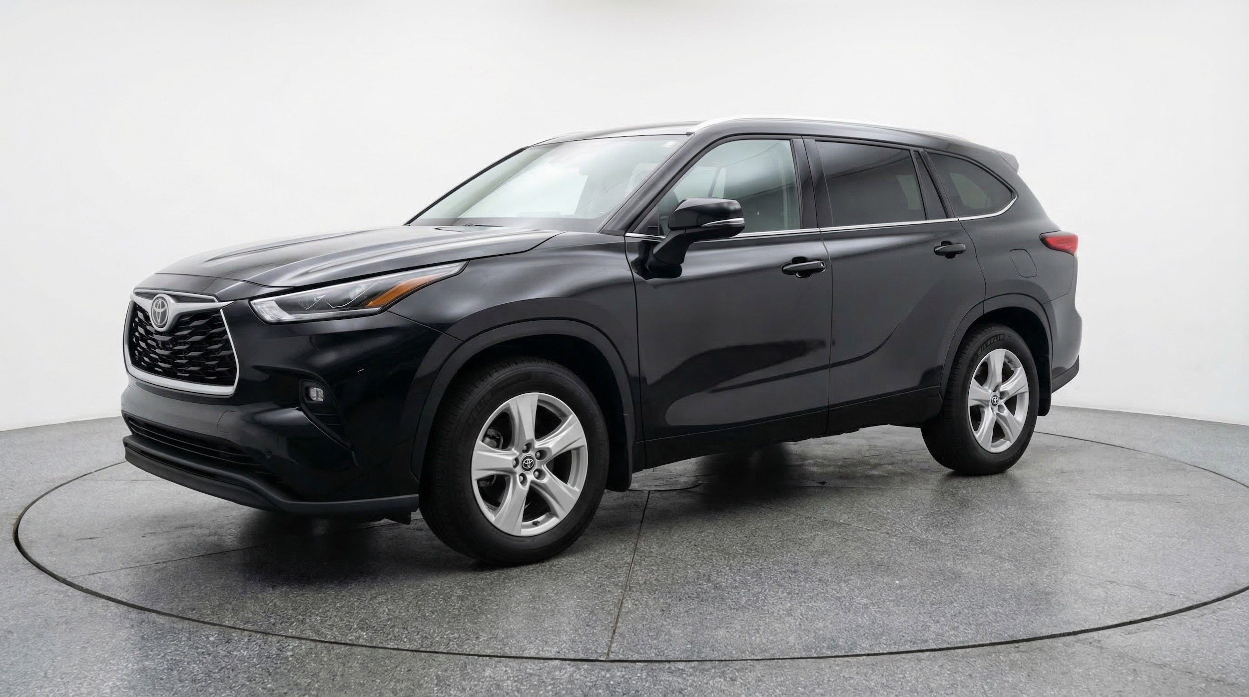 Thumbnail: 2025 Toyota Highlander - 3