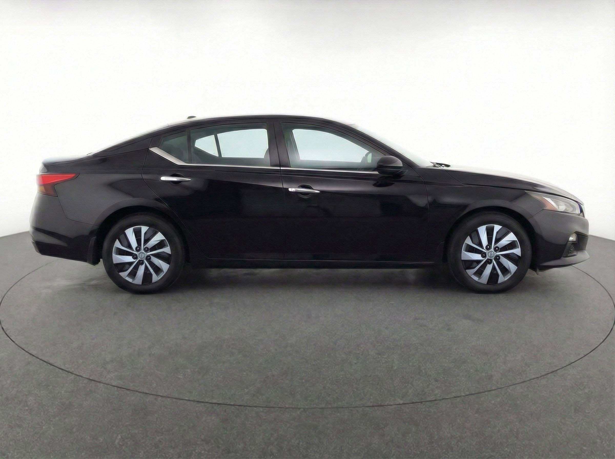 Thumbnail: 2023 Nissan Altima - 11
