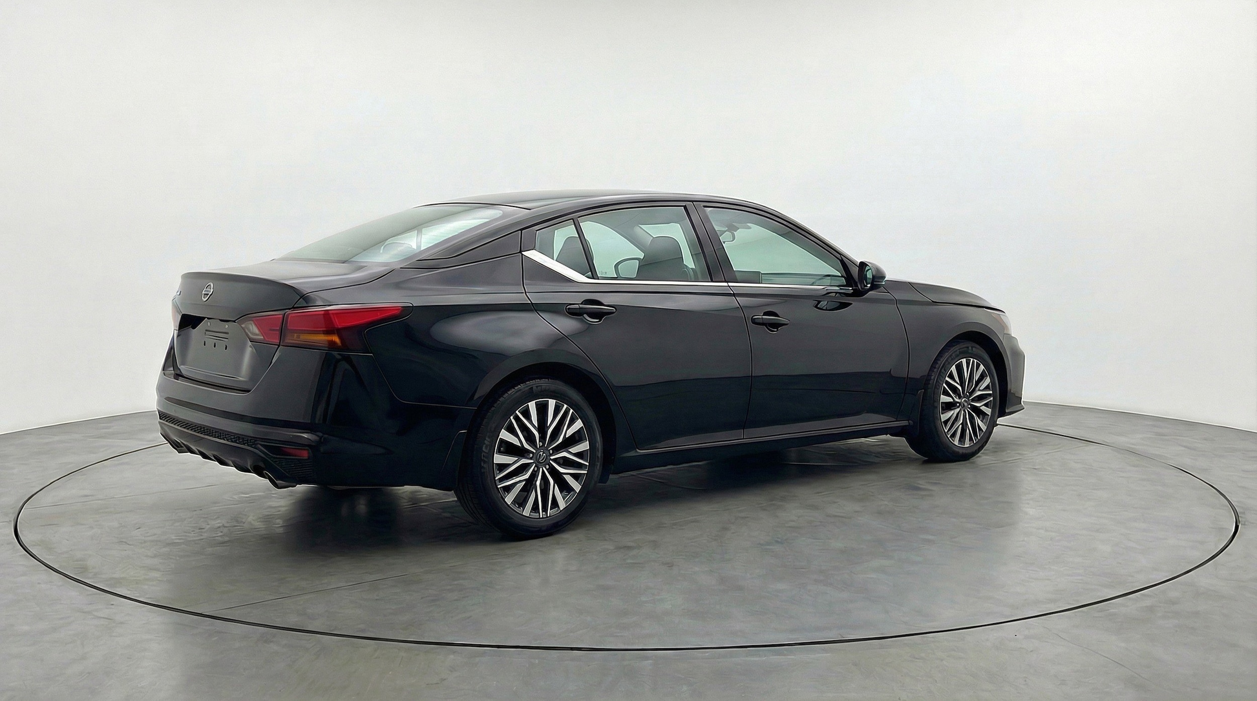 Thumbnail: 2025 Nissan Altima - 9