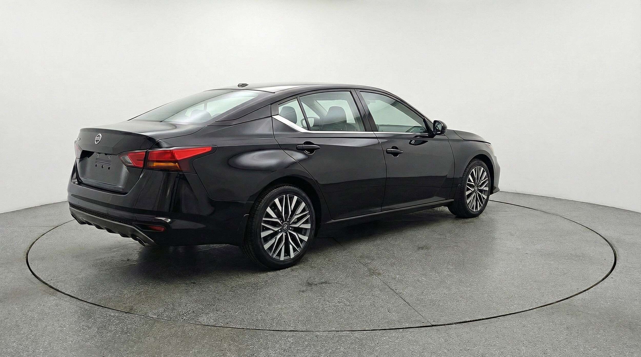 Thumbnail: 2025 Nissan Altima - 9