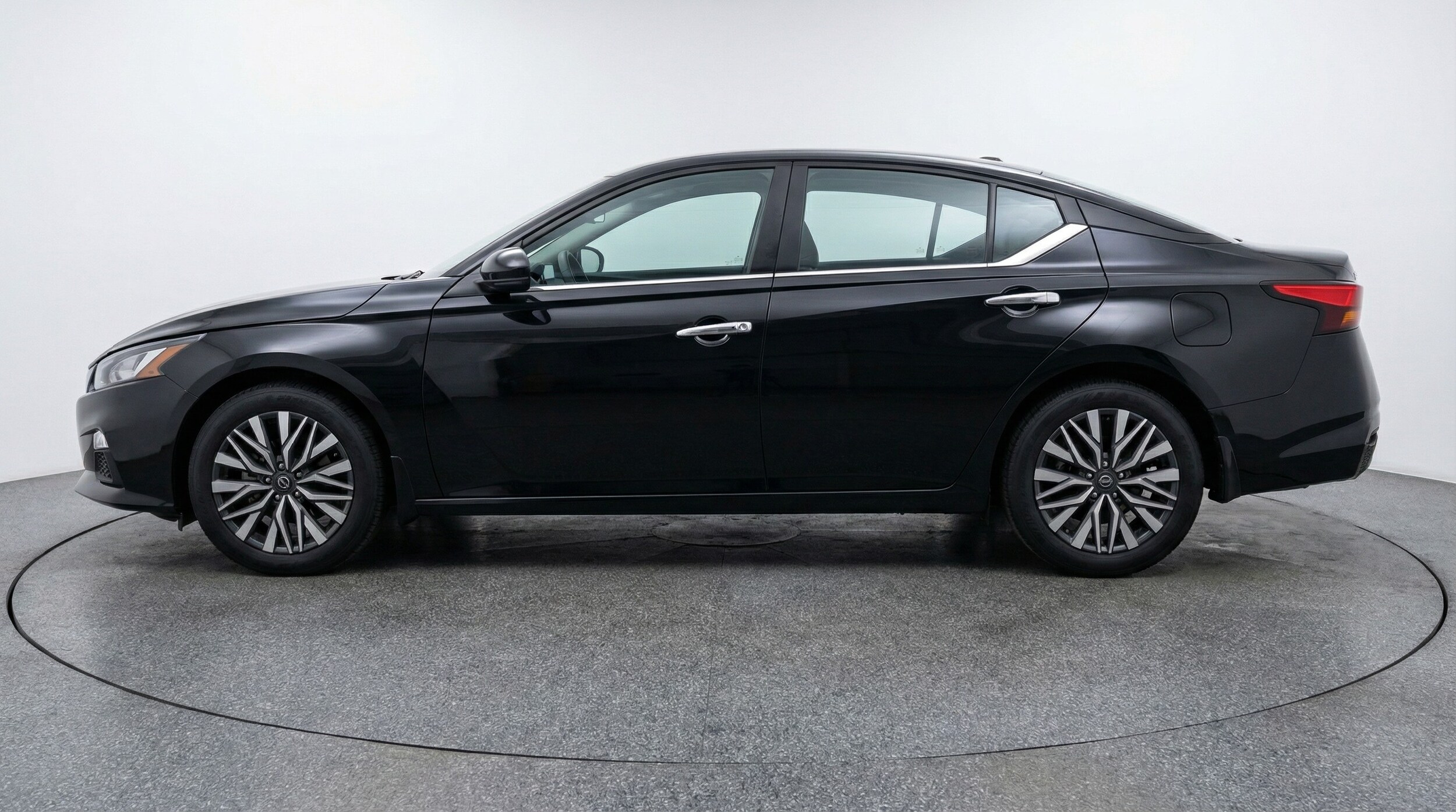 Thumbnail: 2025 Nissan Altima - 4