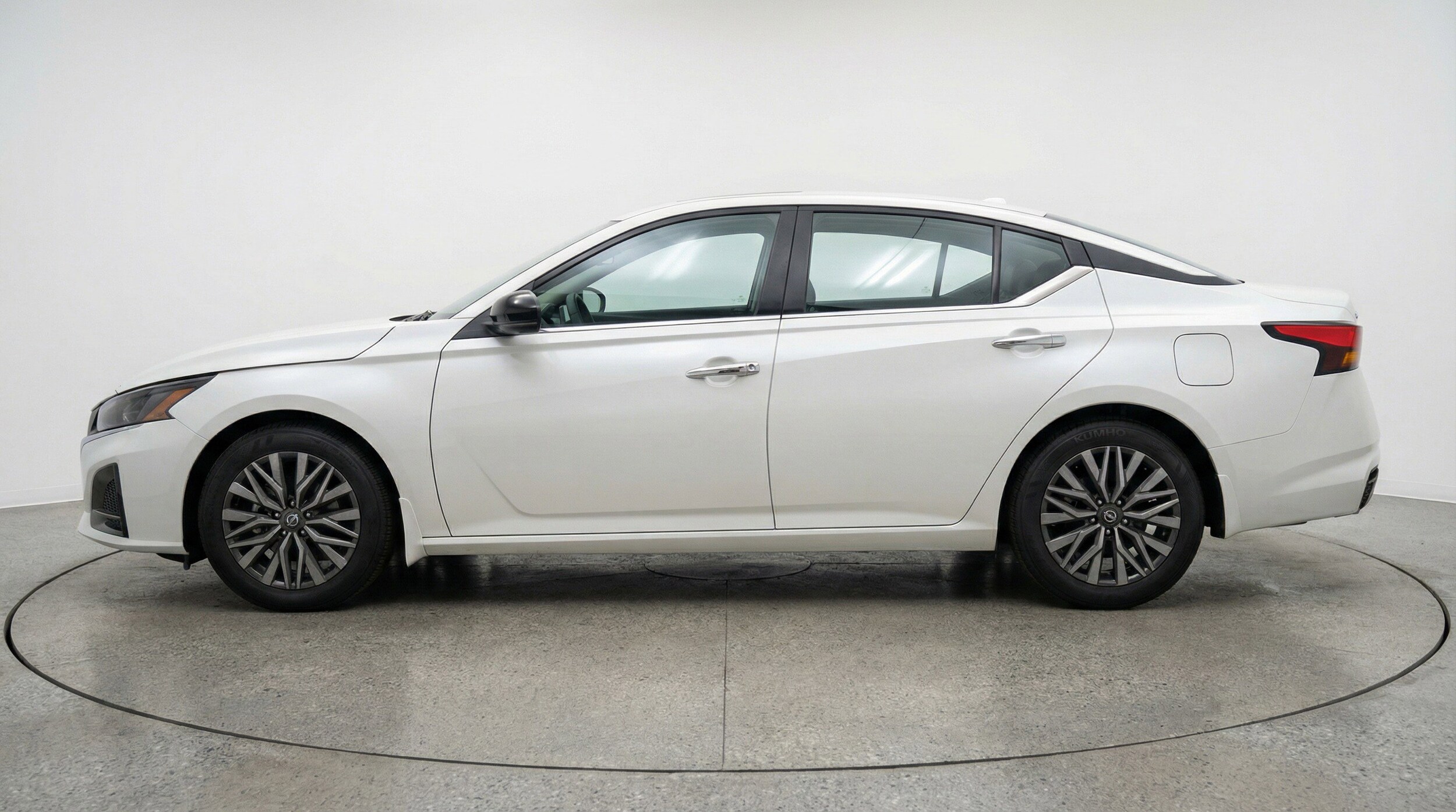 Thumbnail: 2025 Nissan Altima - 5