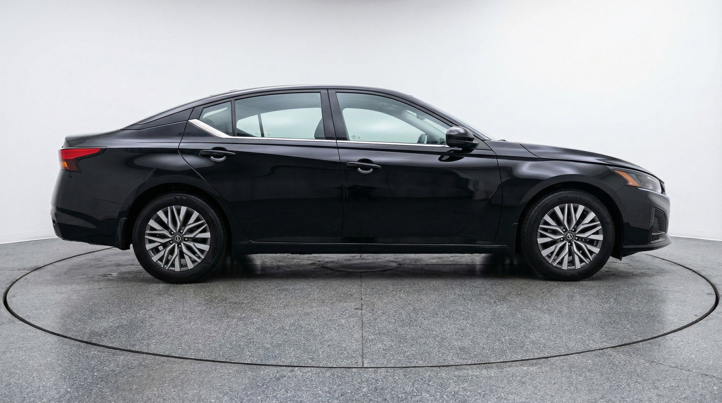 Thumbnail: 2025 Nissan Altima - 11