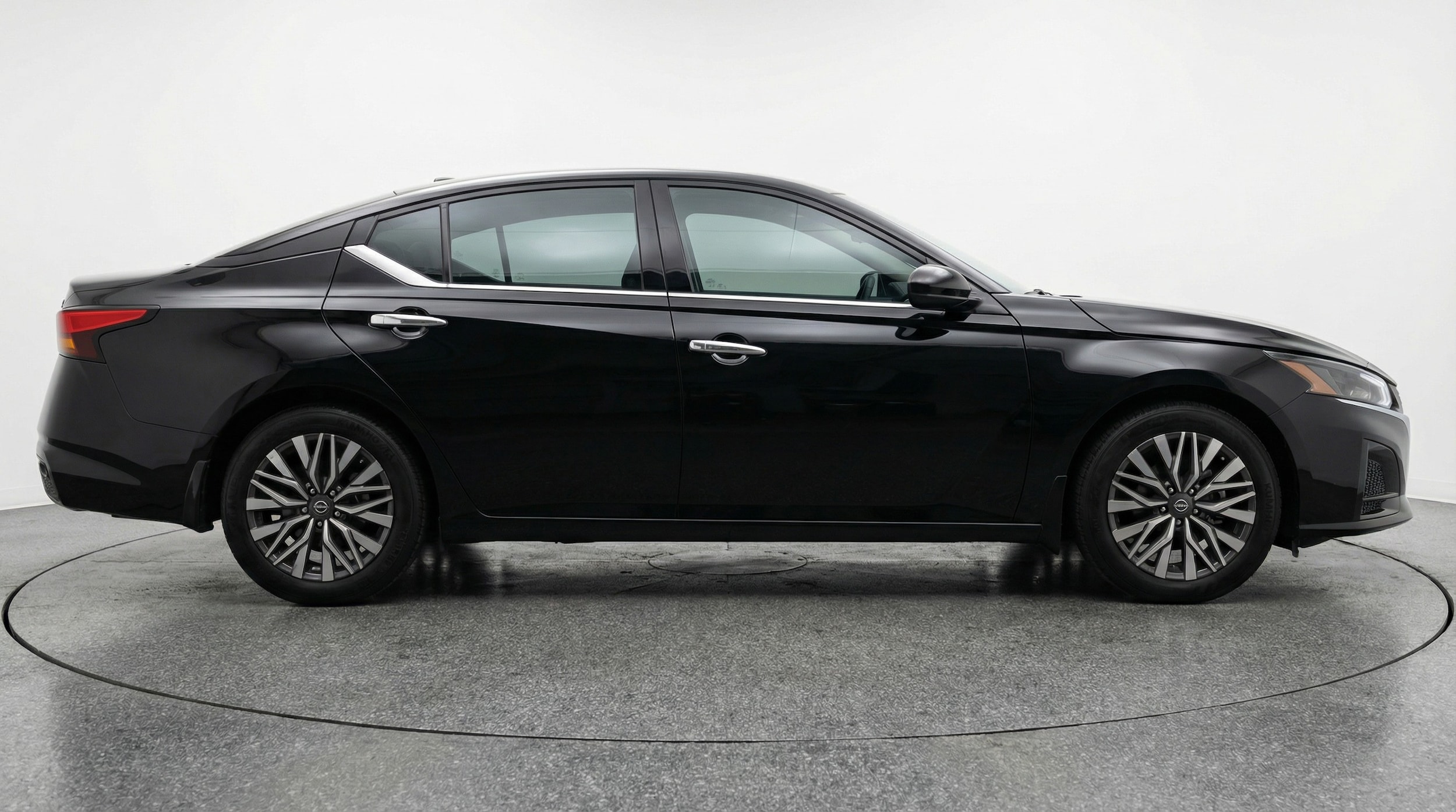 Thumbnail: 2025 Nissan Altima - 8