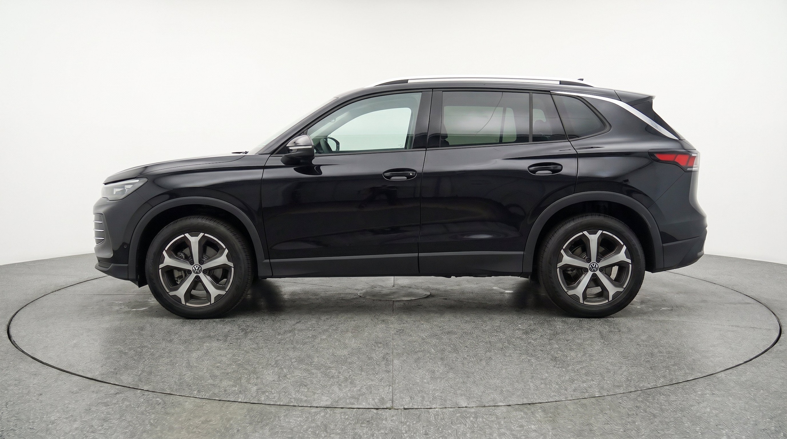 Thumbnail: 2026 Volkswagen Tiguan - 5