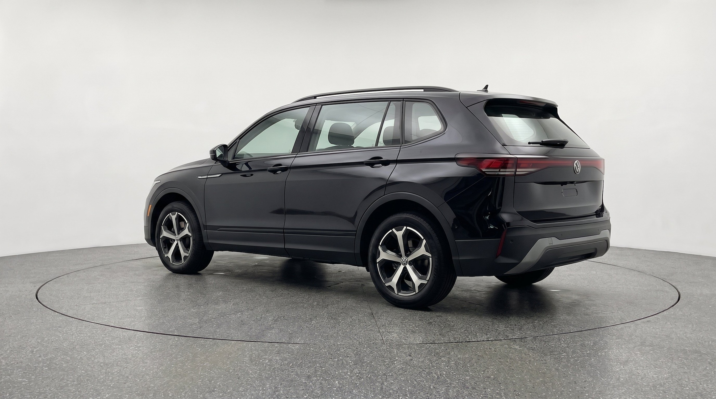 Thumbnail: 2026 Volkswagen Tiguan - 6