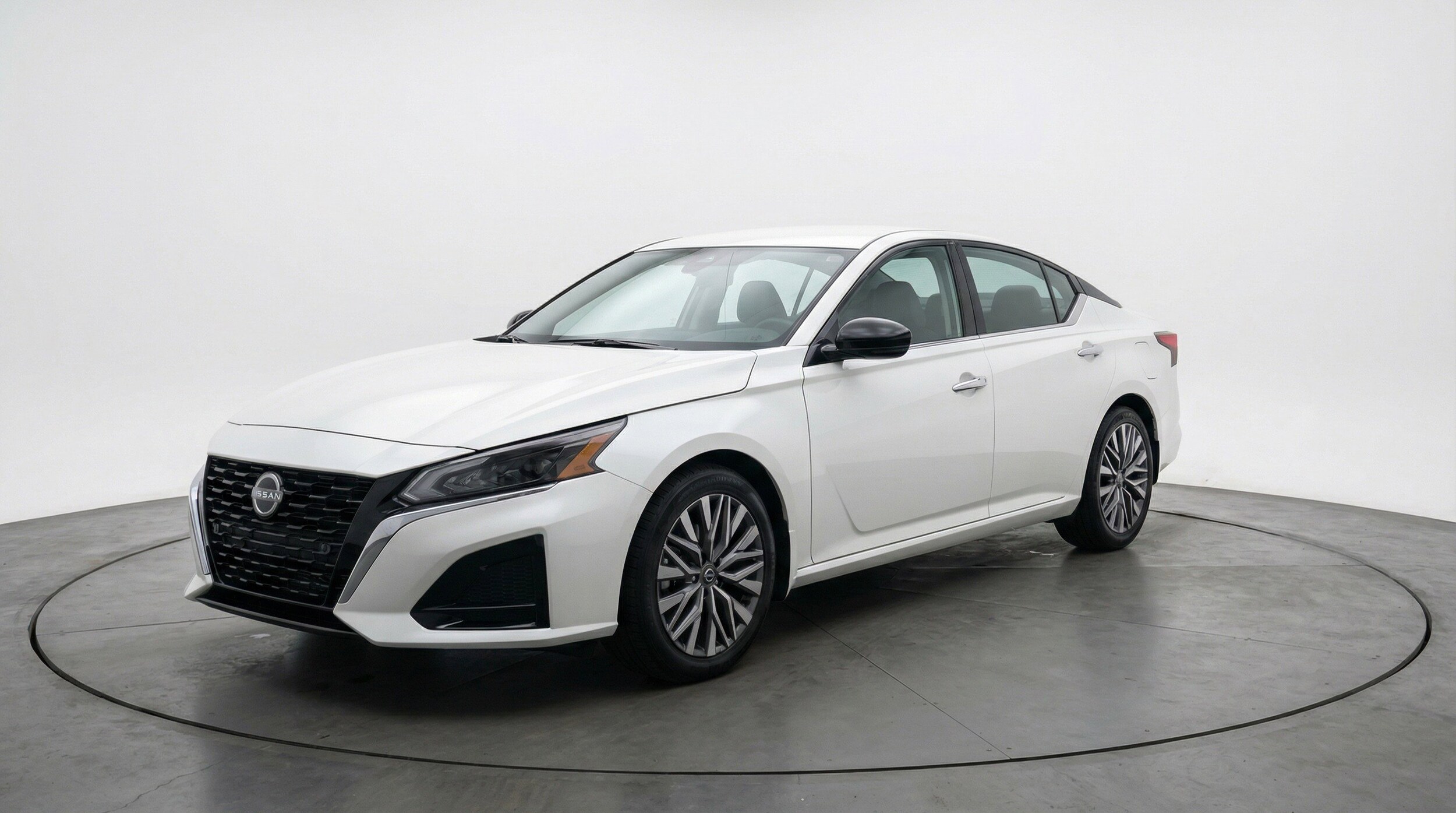 Thumbnail: 2025 Nissan Altima - 3