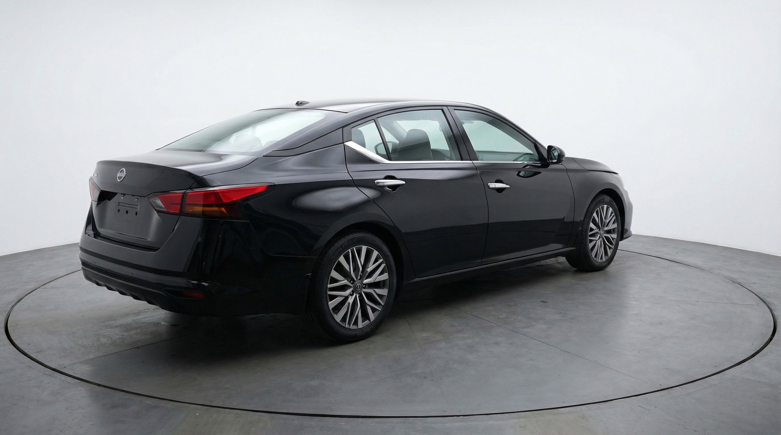 Thumbnail: 2025 Nissan Altima - 9