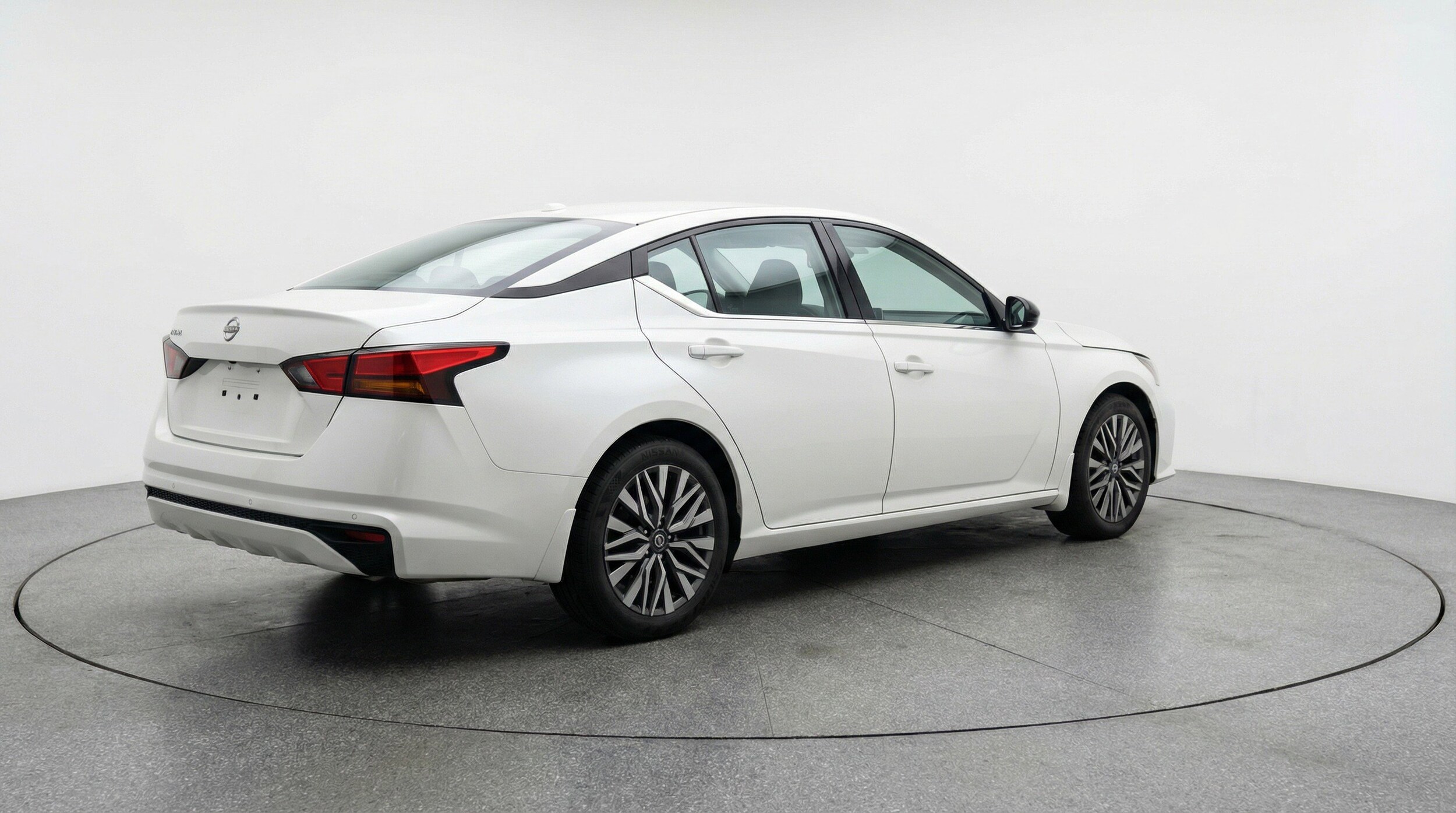 Thumbnail: 2025 Nissan Altima - 9