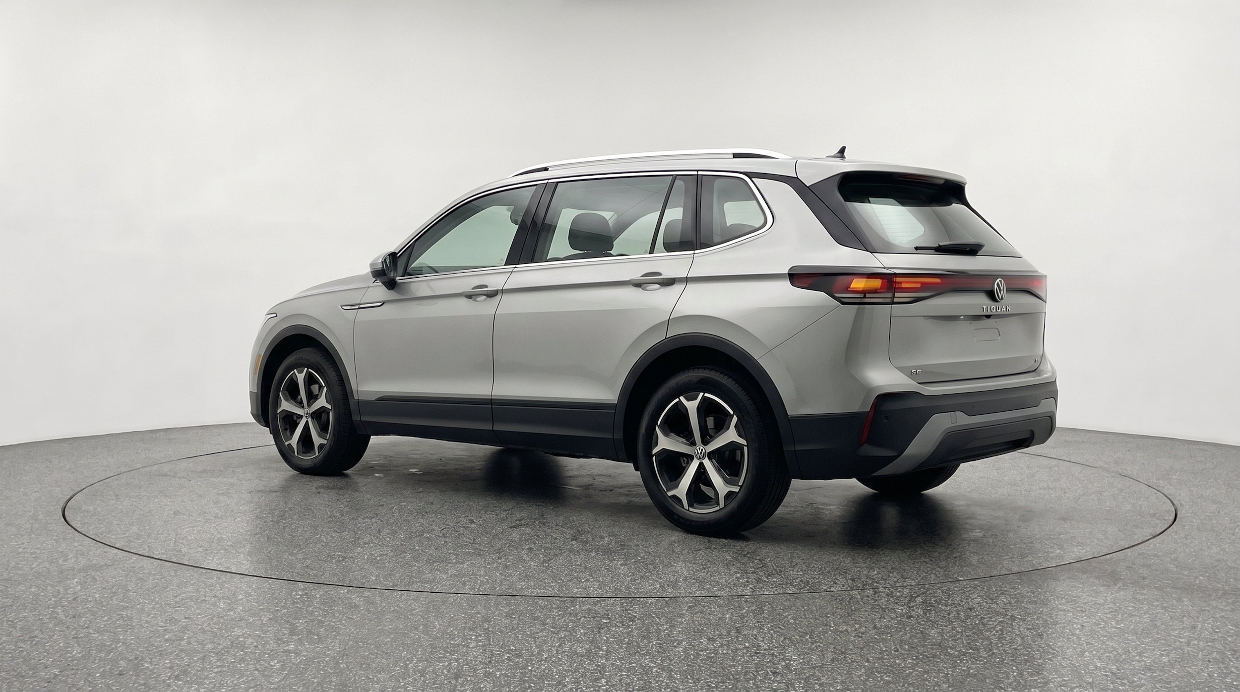 Thumbnail: 2026 Volkswagen Tiguan - 6