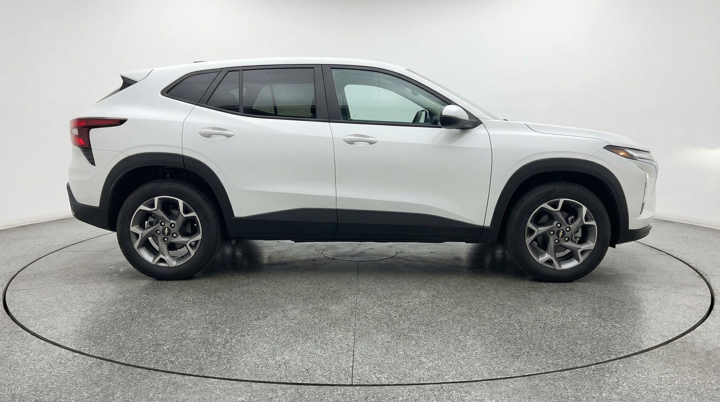 Thumbnail: 2025 Chevrolet Trax - 8